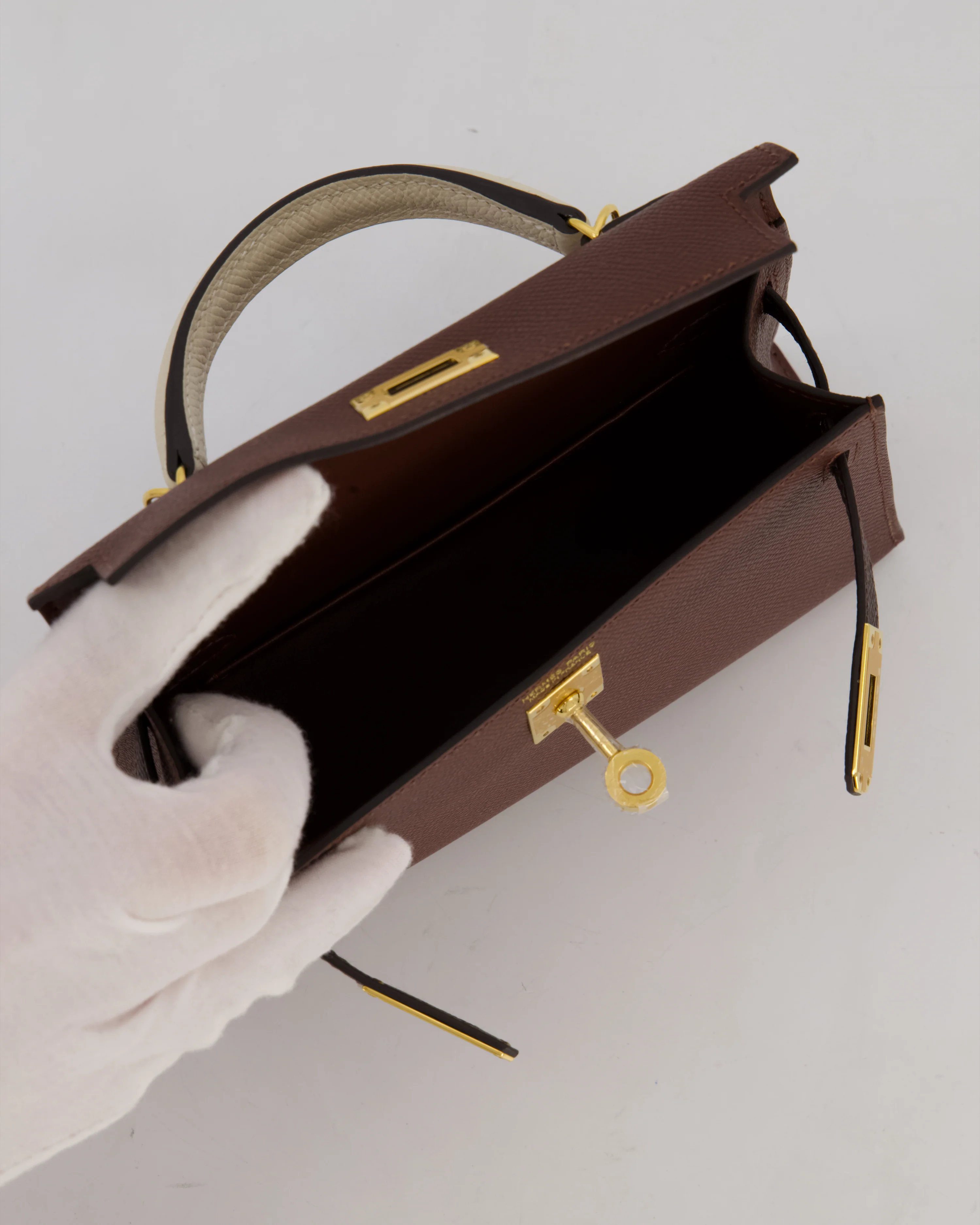 *RARE* Hermès Mini Kelly II Tricolour 20cm Bag In Ebene, Terre, and Craie Epsom Leather with Gold Hardware - Image 21