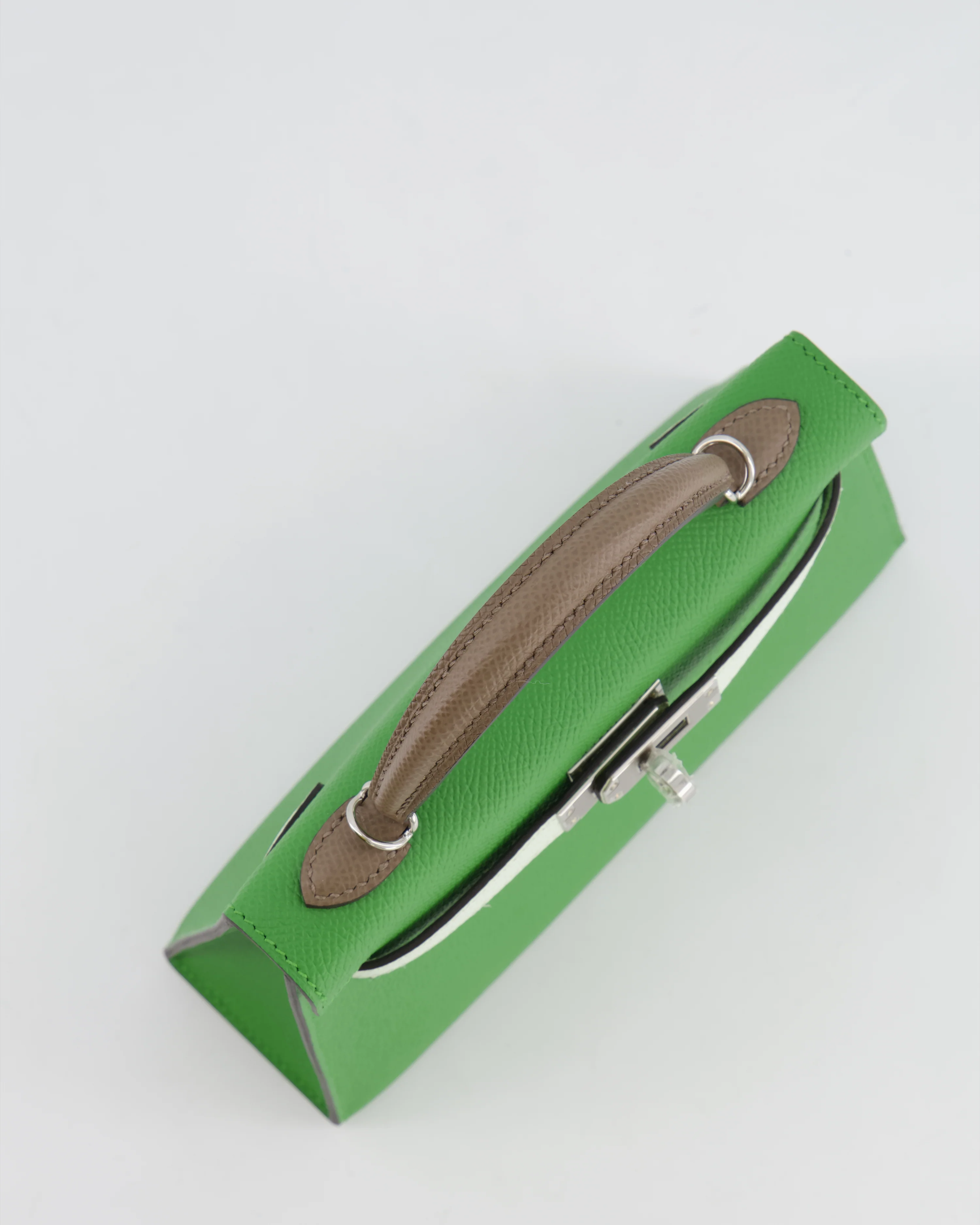 *RARE* Hermès Mini Kelly II Tricolour 20cm Bag In Vert Yucca, Vert Fizz and Etoupe Epsom Leather with Palladium Hardware - Image 18