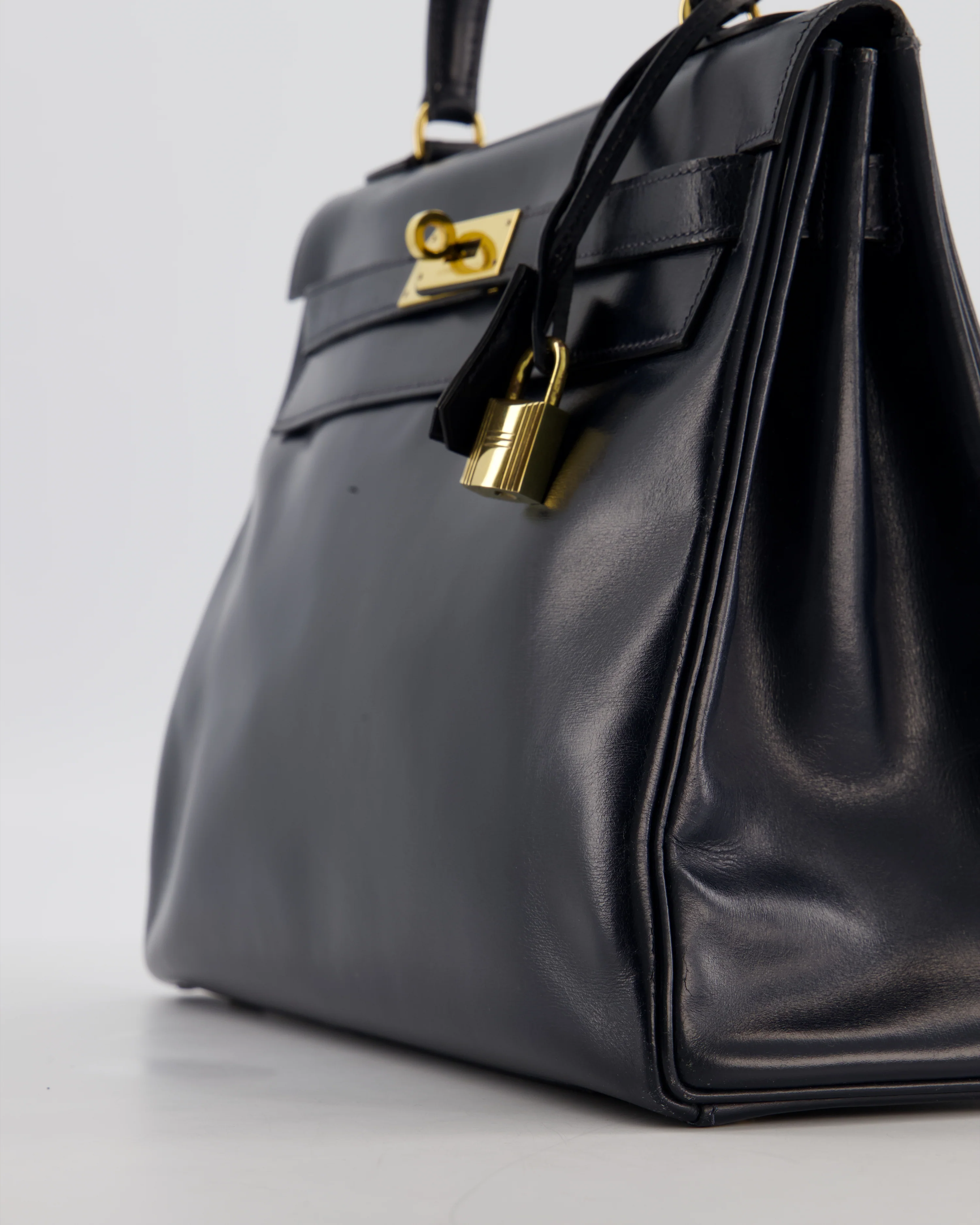 *RARE* Hermès Vintage Kelly 32 Retourne Bag in Bleu Navy Box Calf Leather with Gold Hardware - Image 10