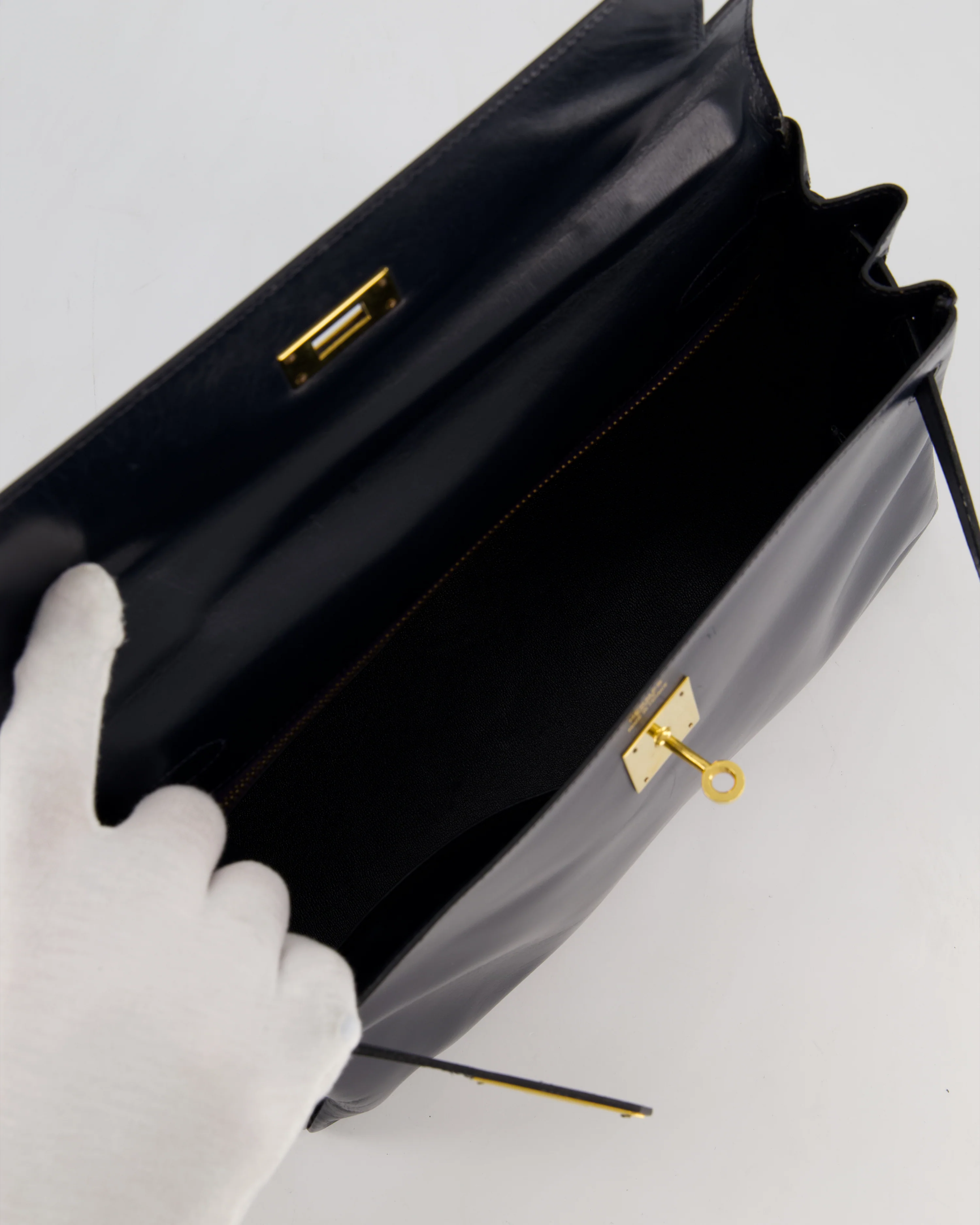 *RARE* Hermès Vintage Kelly 32 Retourne Bag in Bleu Navy Box Calf Leather with Gold Hardware - Image 17