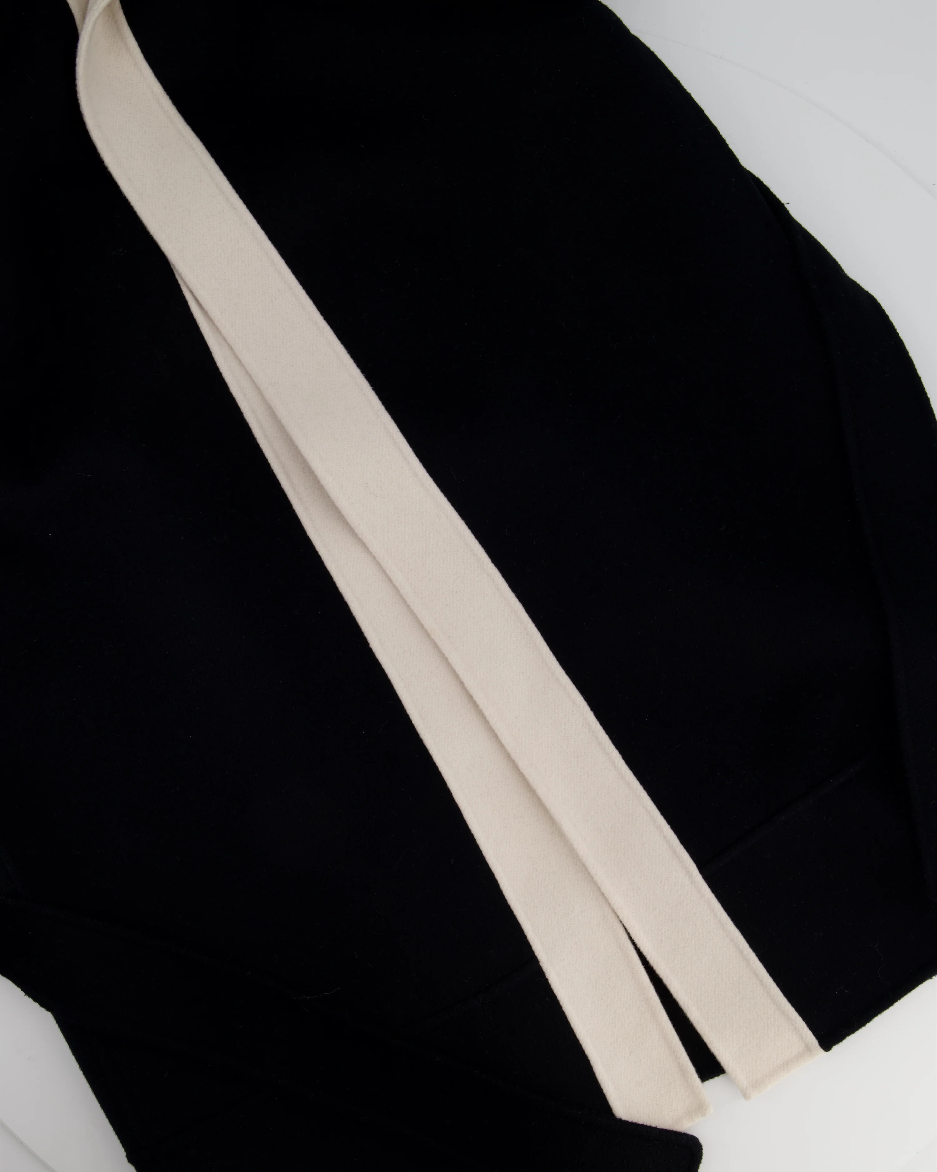 S Max Mara Black Hooded Wool Coat with Belt and White Trim Detail Size IT 40 (UK 8) - Image 7