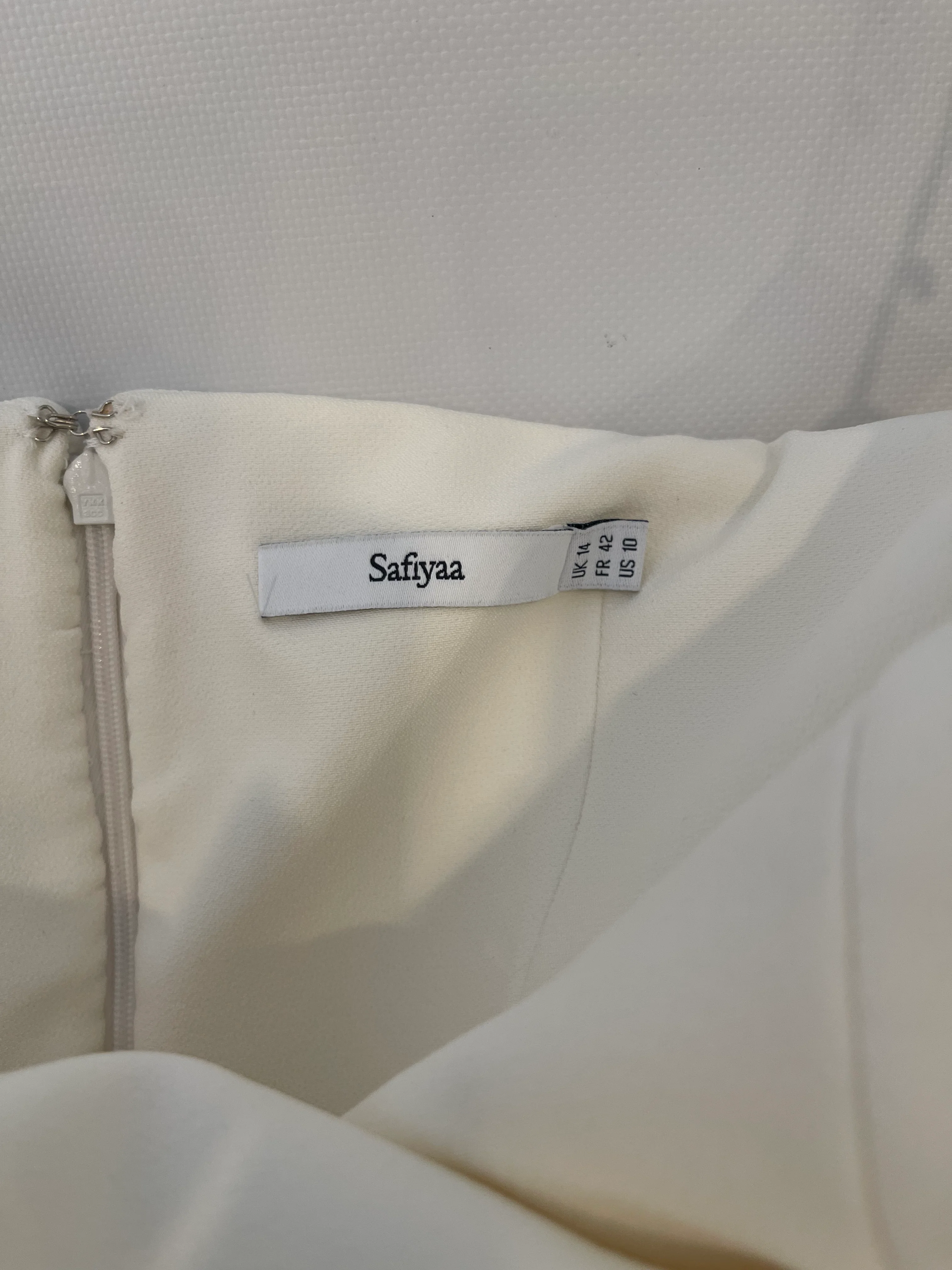 Safiyaa White Off Shoulder Top with Black Floral Embellishment Detail Size UK 14 - Image 15