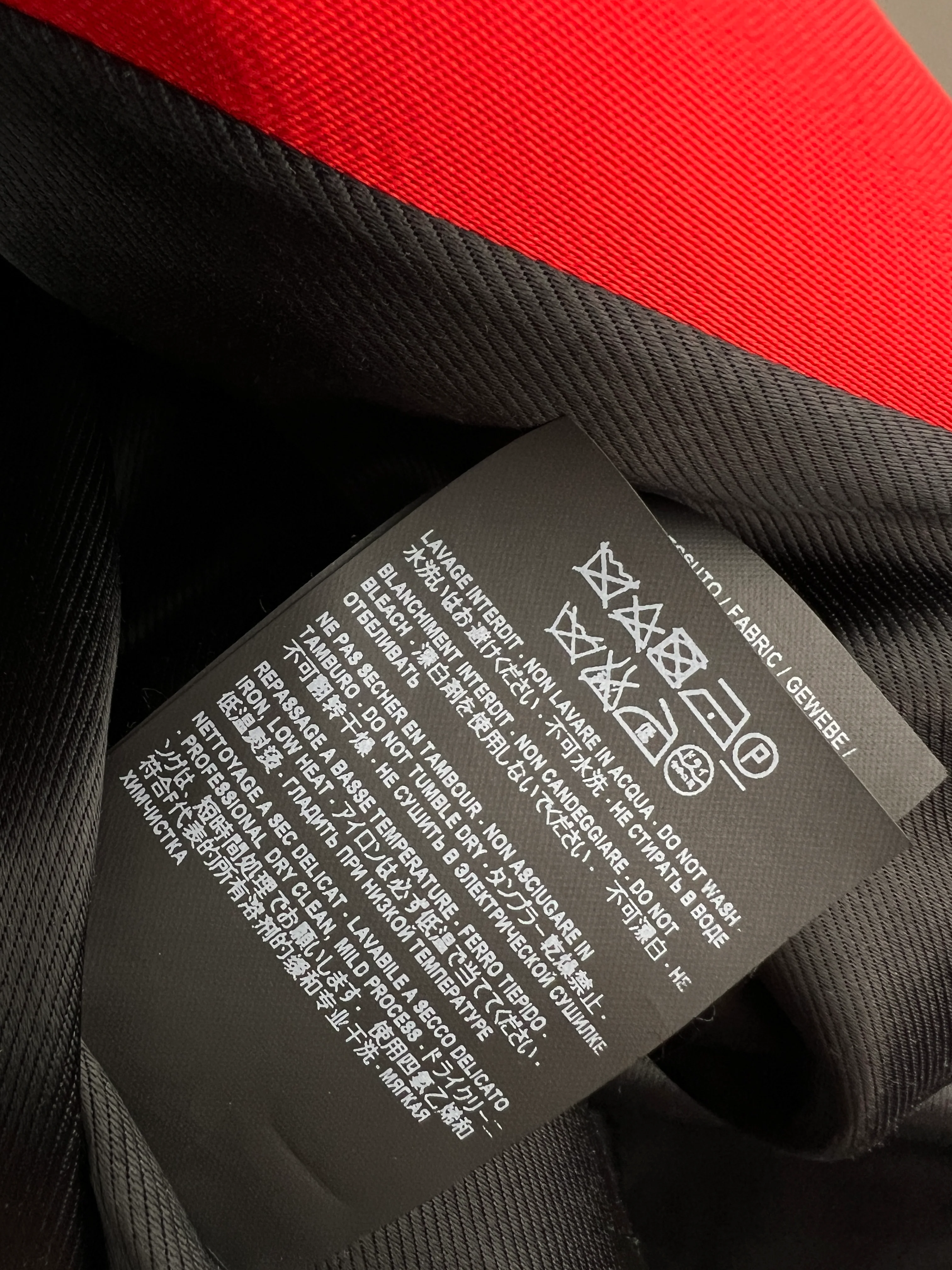Saint Laurent Red and Black Silk Bomber Jacket with Glitter Patches Size FR 36 (UK 8) - Image 12