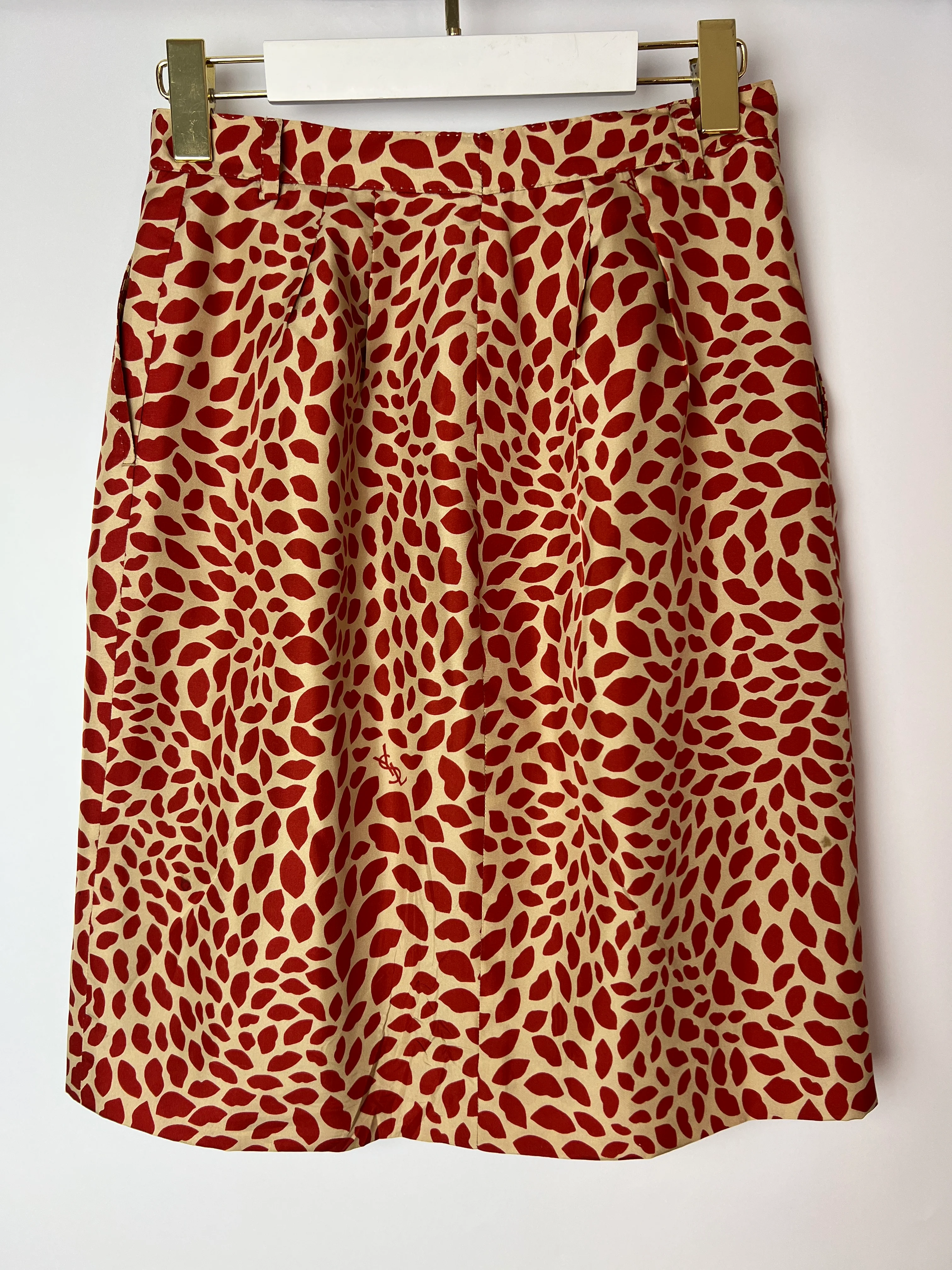 Yves Saint Laurent Vintage Beige, Red Lip Print Silk A-Line Mini Skirt Size FR 38 (UK 10) - Image 8
