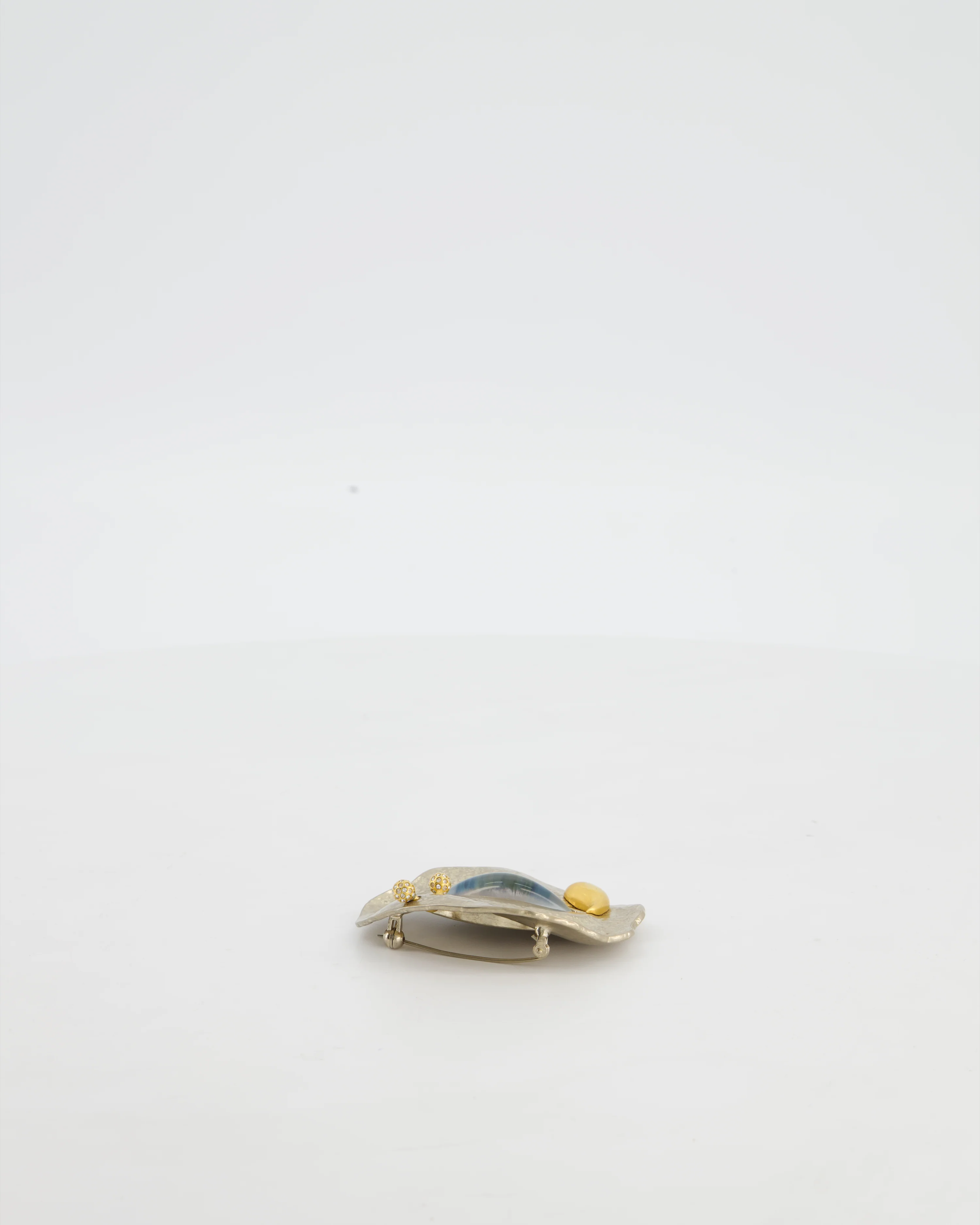 Schiaparelli Crystal and Resin Visage Brooch Palladium-Plated and Gold-Tone Metal - Image 9