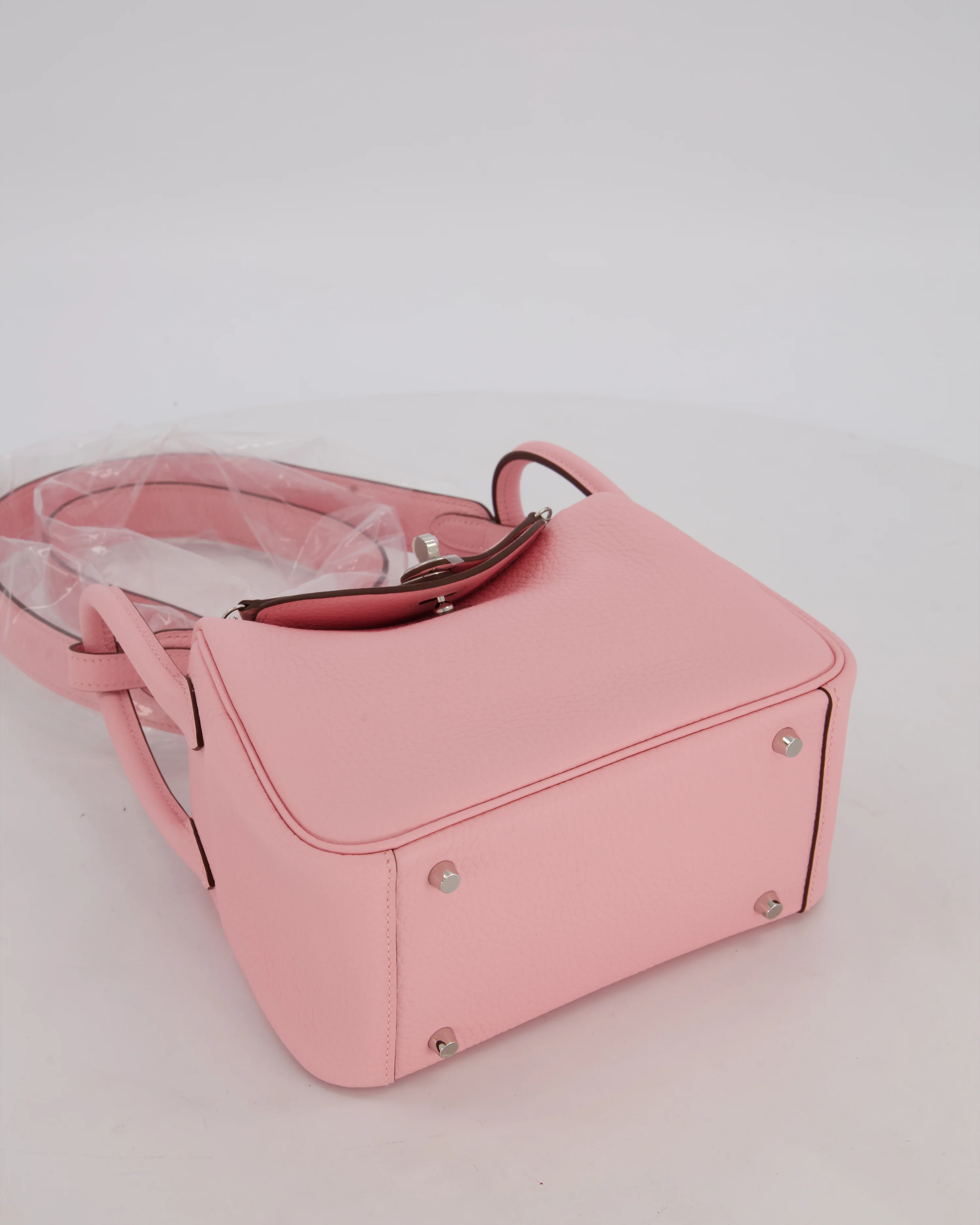 *SUPER HOT* Hermès Mini Lindy II Bag in Rose Sakura Taurillon Clemence Leather with Palladium Hardware - Image 17