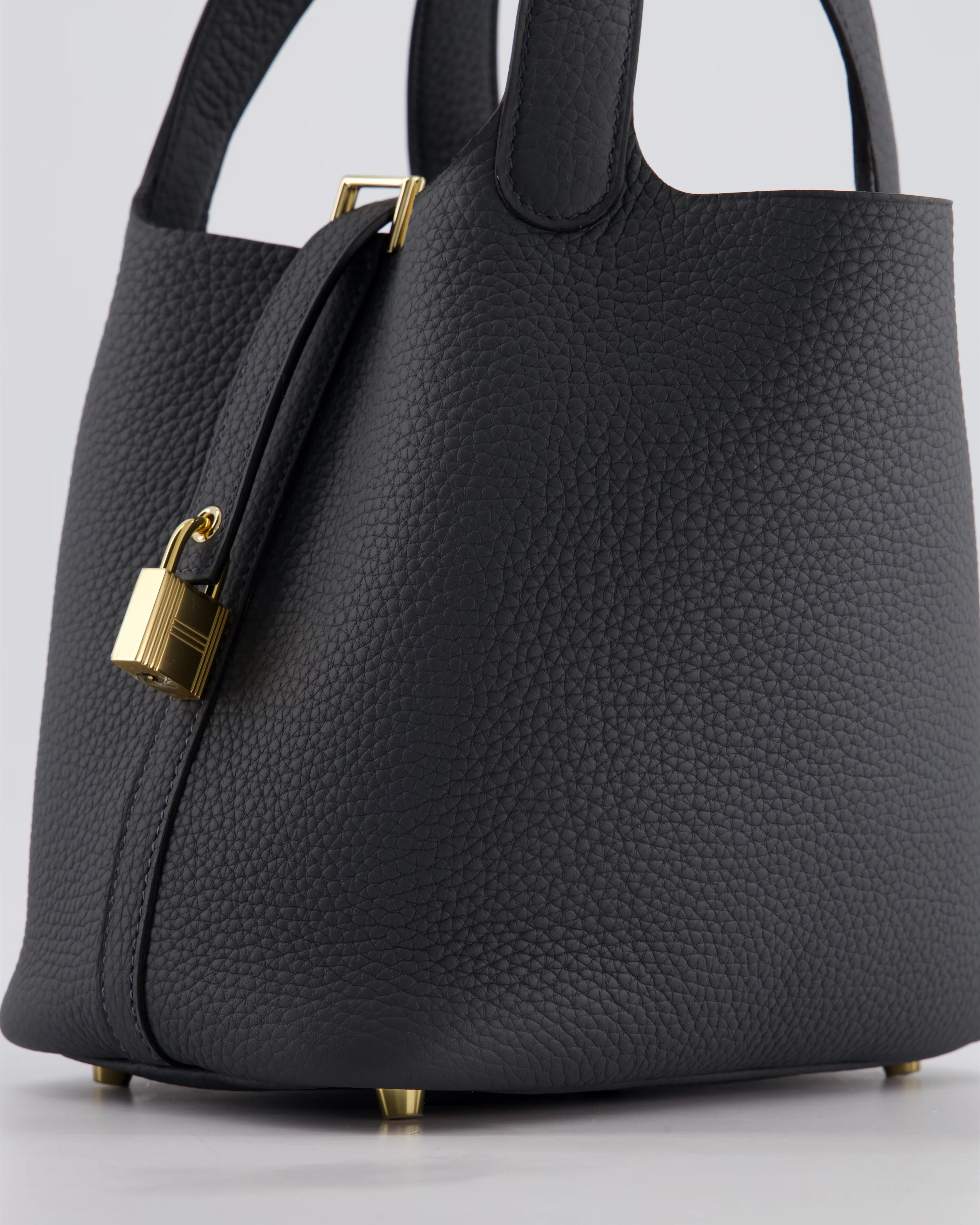 *HOT* Hermès Picotin Lock 18 Bag in Gris Misty Clemence Leather with Permabrass Hardware - Image 10