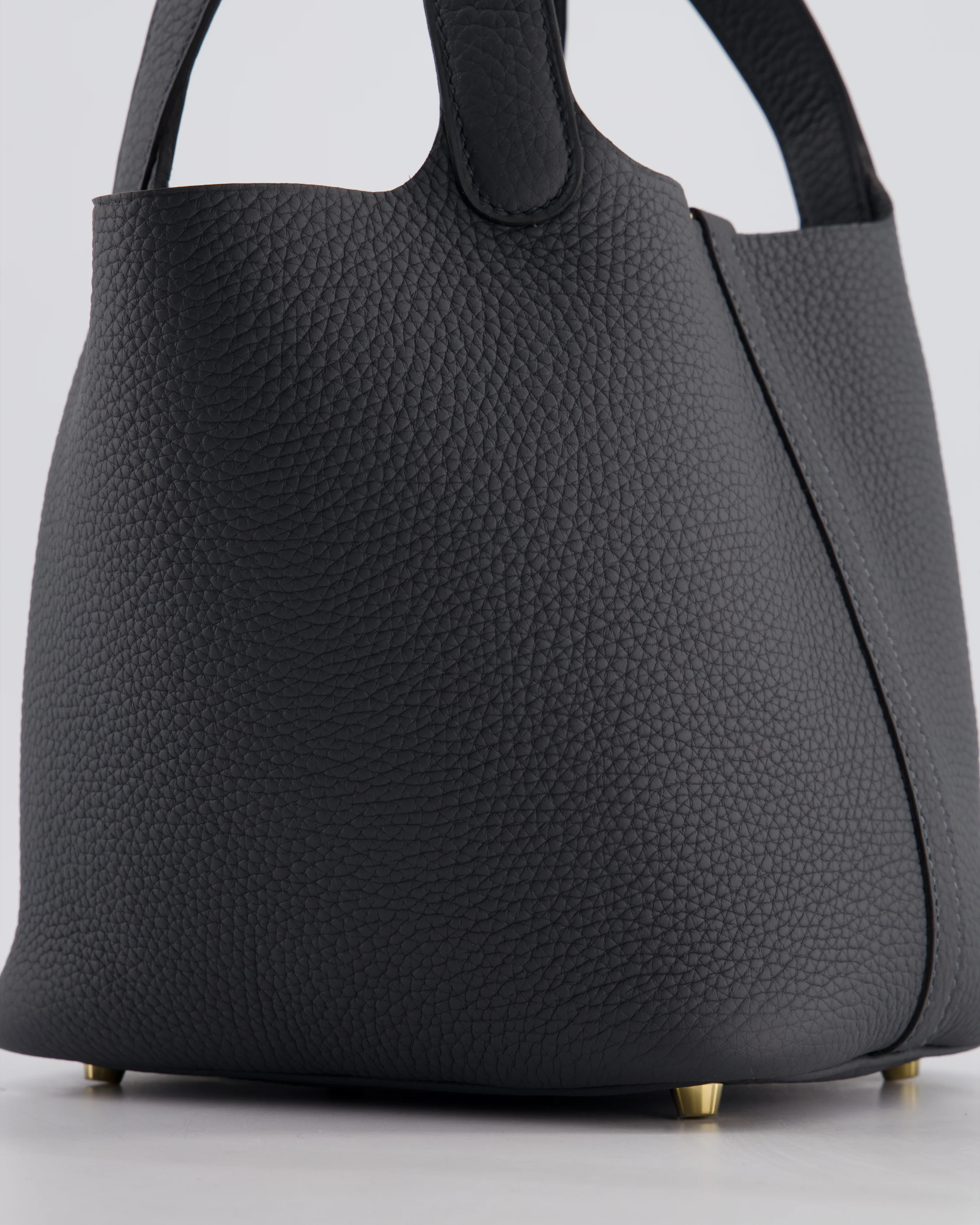 *HOT* Hermès Picotin Lock 18 Bag in Gris Misty Clemence Leather with Permabrass Hardware - Image 12