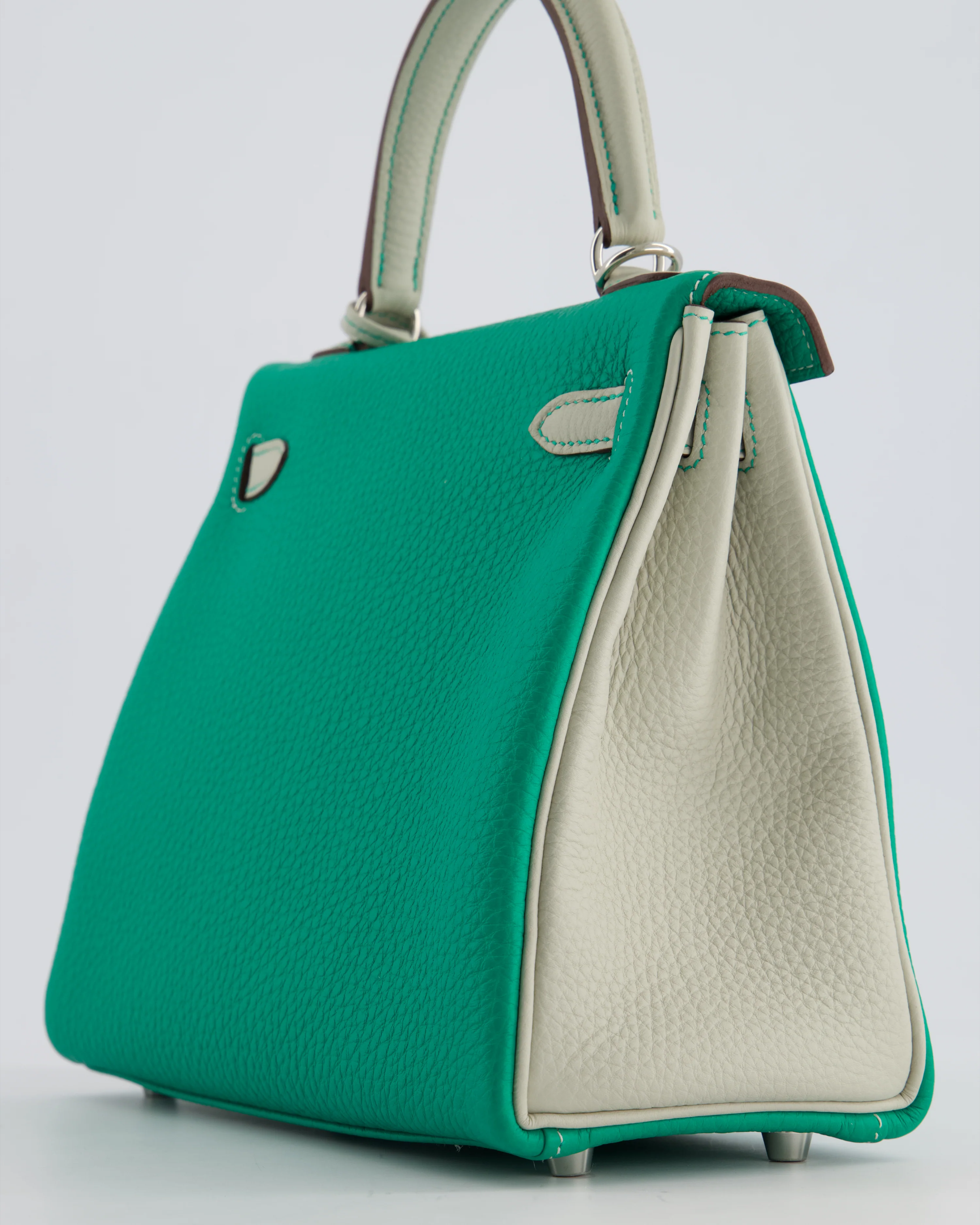 *SUPER RARE* Hermès HSS Kelly 25 Retourne Bag in Vert Vertigo & Gris Perle Togo Leather with Palladium Hardware & Contrast Stitching - Image 12