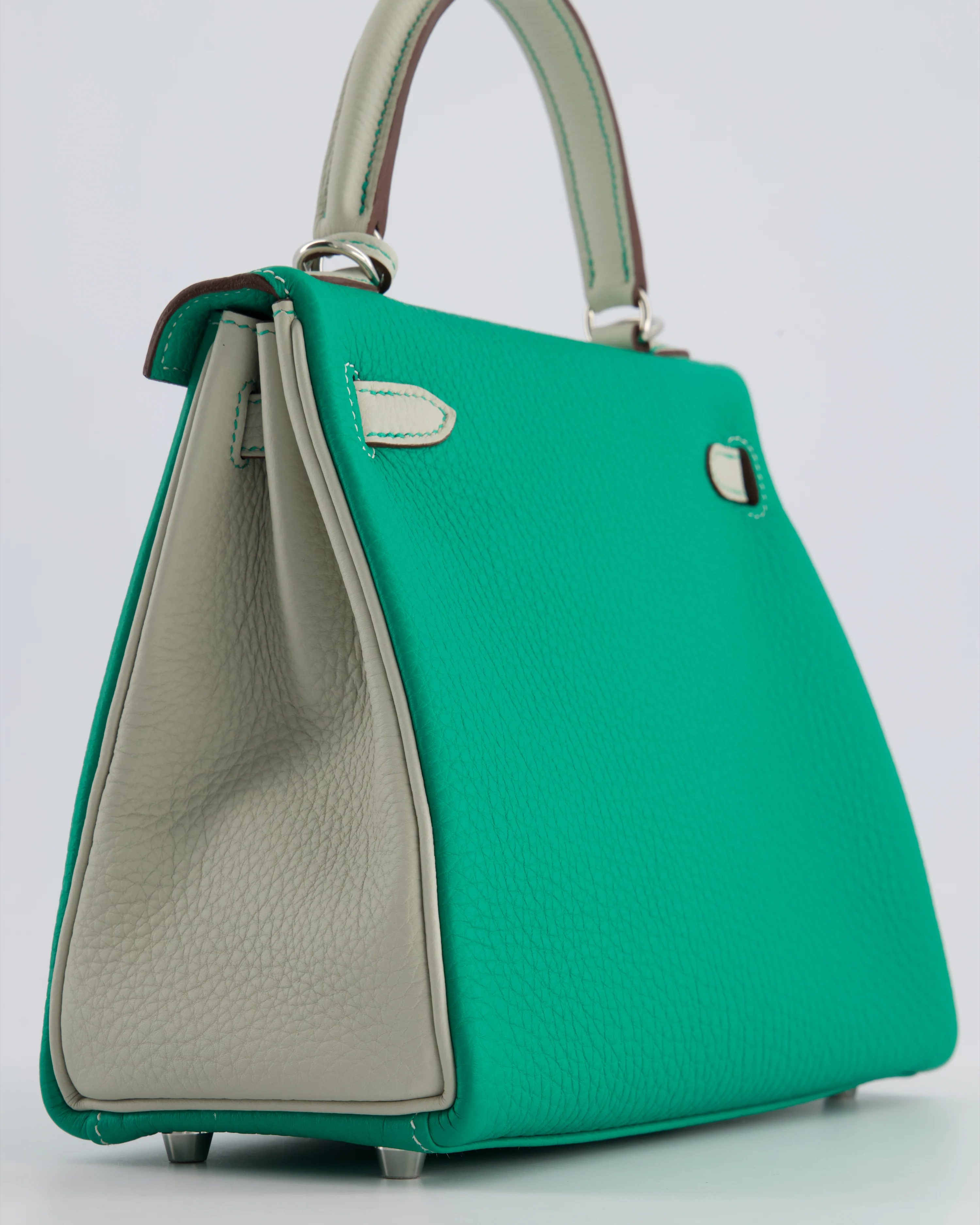 *SUPER RARE* Hermès HSS Kelly 25 Retourne Bag in Vert Vertigo & Gris Perle Togo Leather with Palladium Hardware & Contrast Stitching - Image 13