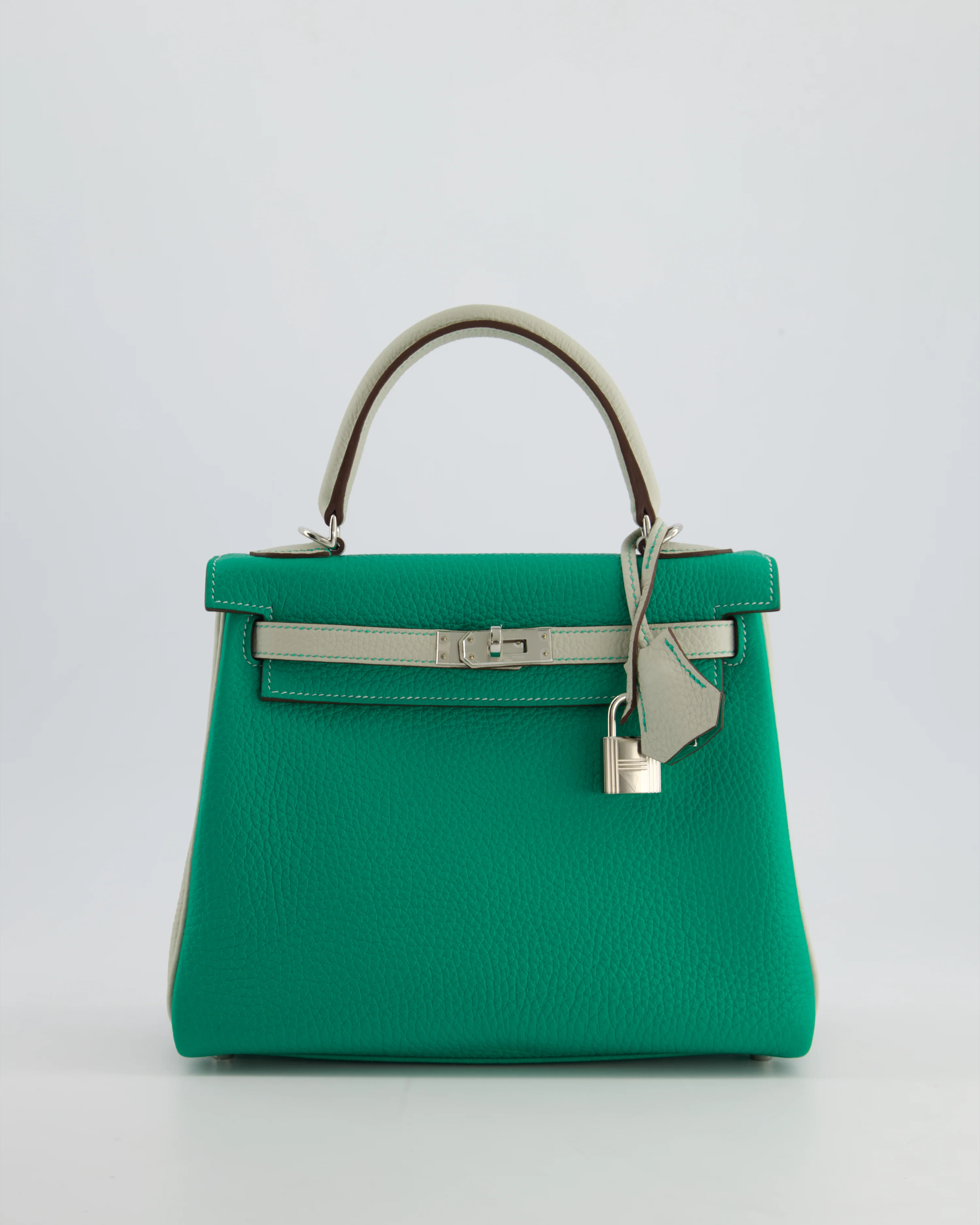 *SUPER RARE* Hermès HSS Kelly 25 Retourne Bag in Vert Vertigo & Gris Perle Togo Leather with Palladium Hardware & Contrast Stitching - Image 3