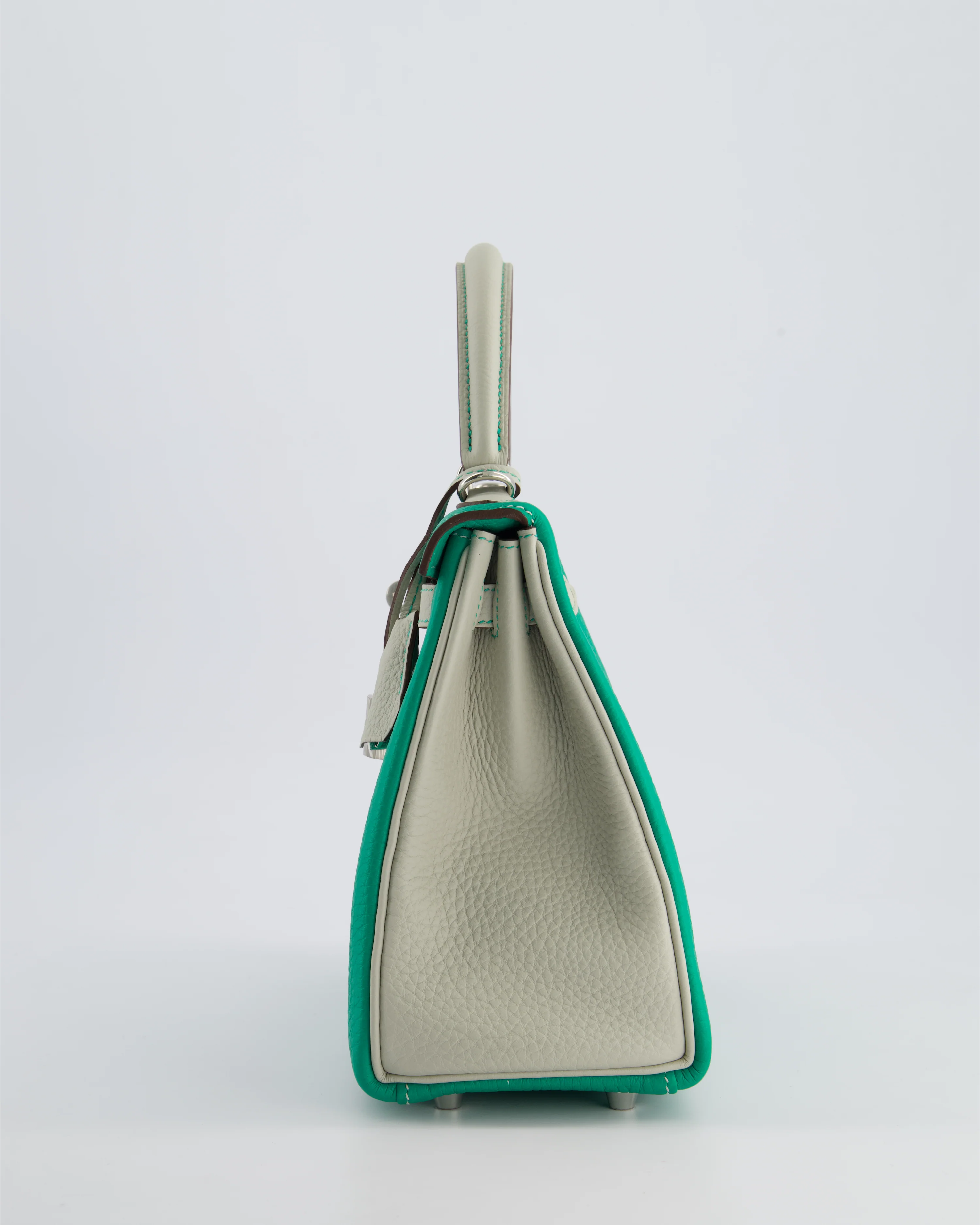 *SUPER RARE* Hermès HSS Kelly 25 Retourne Bag in Vert Vertigo & Gris Perle Togo Leather with Palladium Hardware & Contrast Stitching - Image 8
