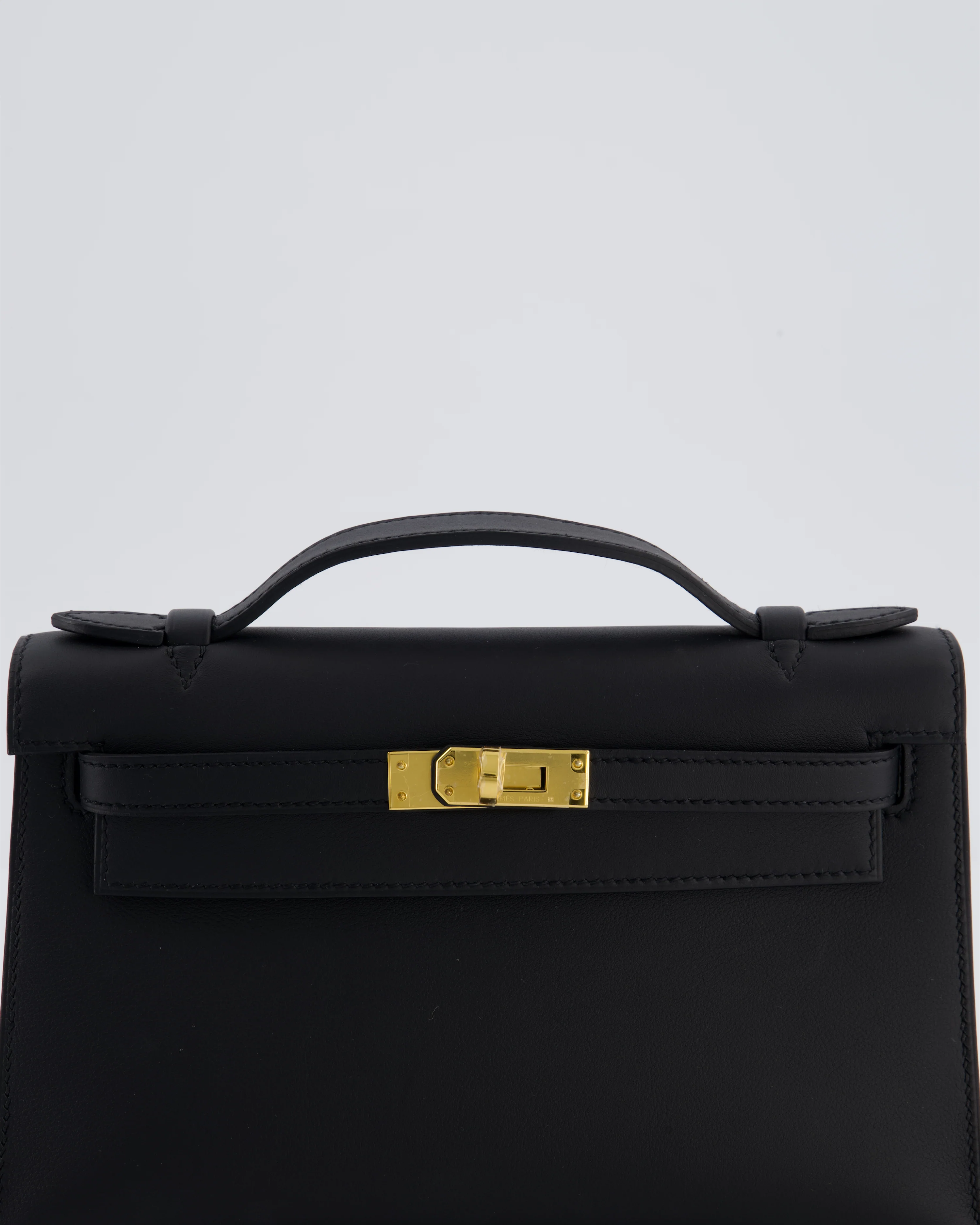 *SUPER RARE* Hermès Mini Kelly Pochette Bag in Noir Swift Leather with Gold Hardware - Image 15