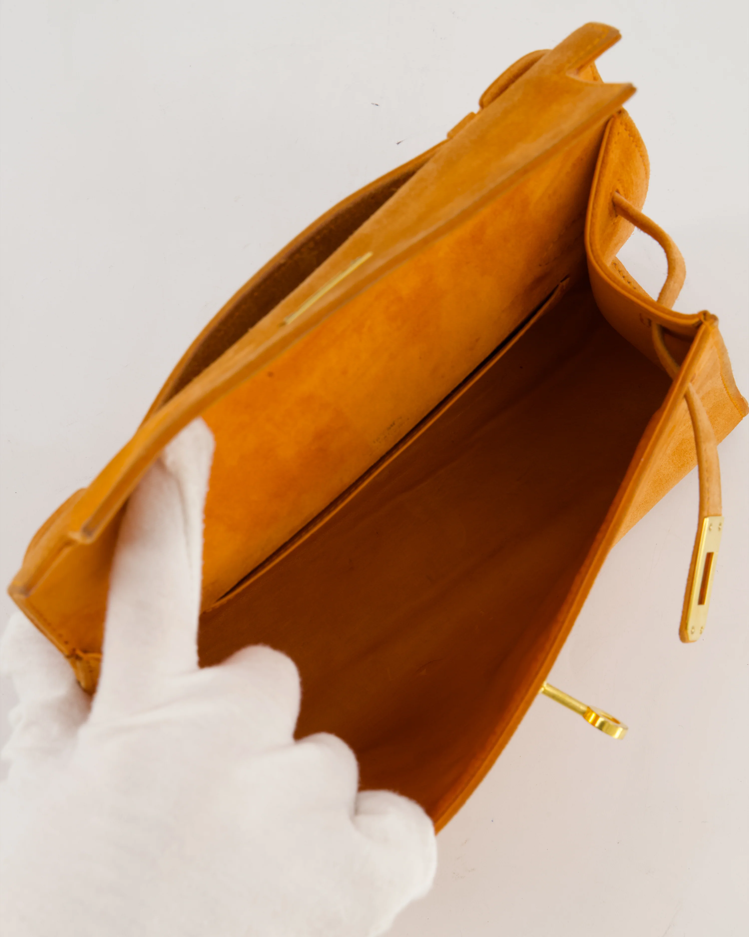 *SUPER RARE VINTAGE* Hermès Vintage Mini Kelly Pochette Bag in Orange Veau Doblis Leather with Gold Hardware - Image 21