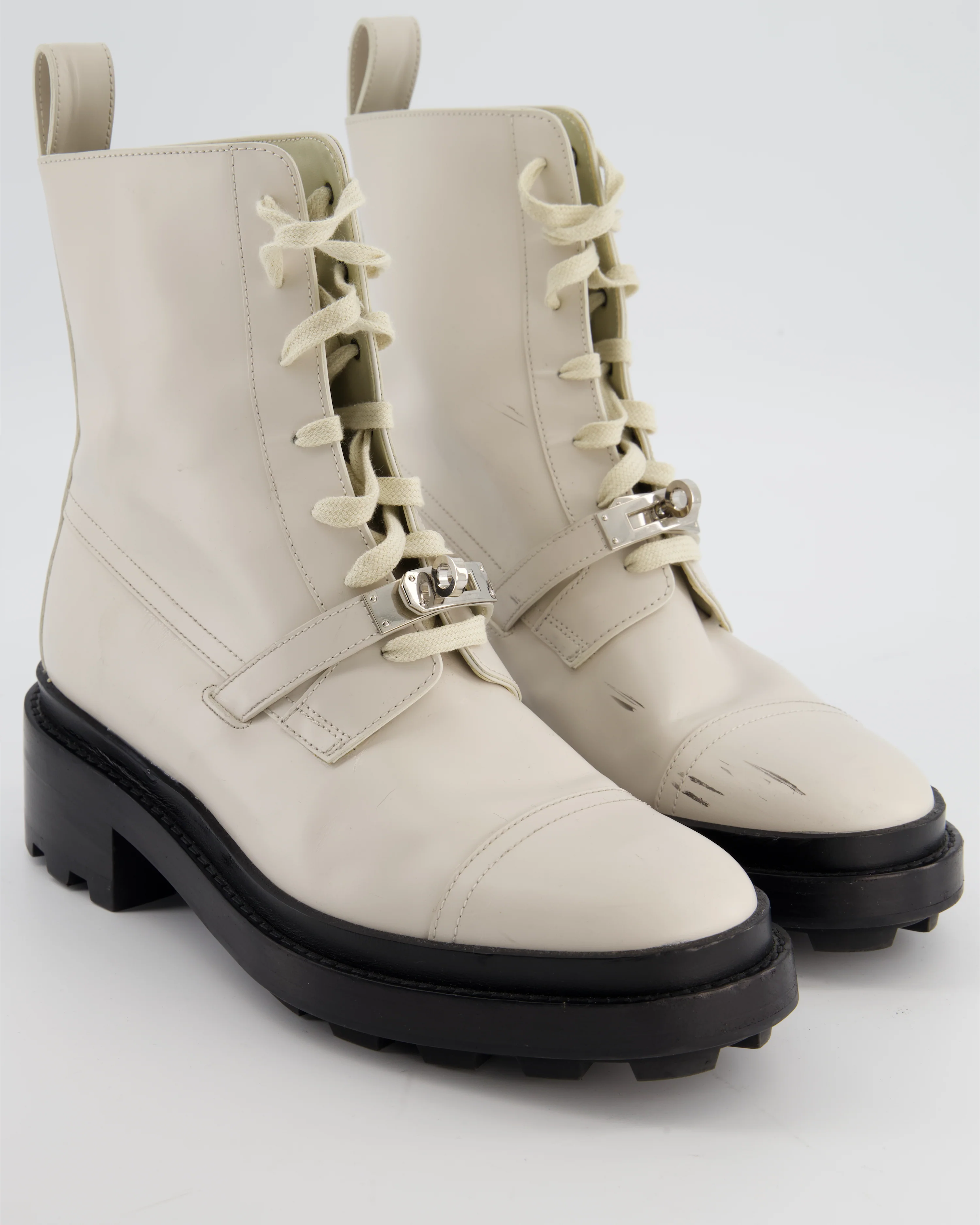 Hermès Cream Funk Ankle Boots with Palladium Kelly Buckle Size EU 39 RRP £1,630 - Image 2