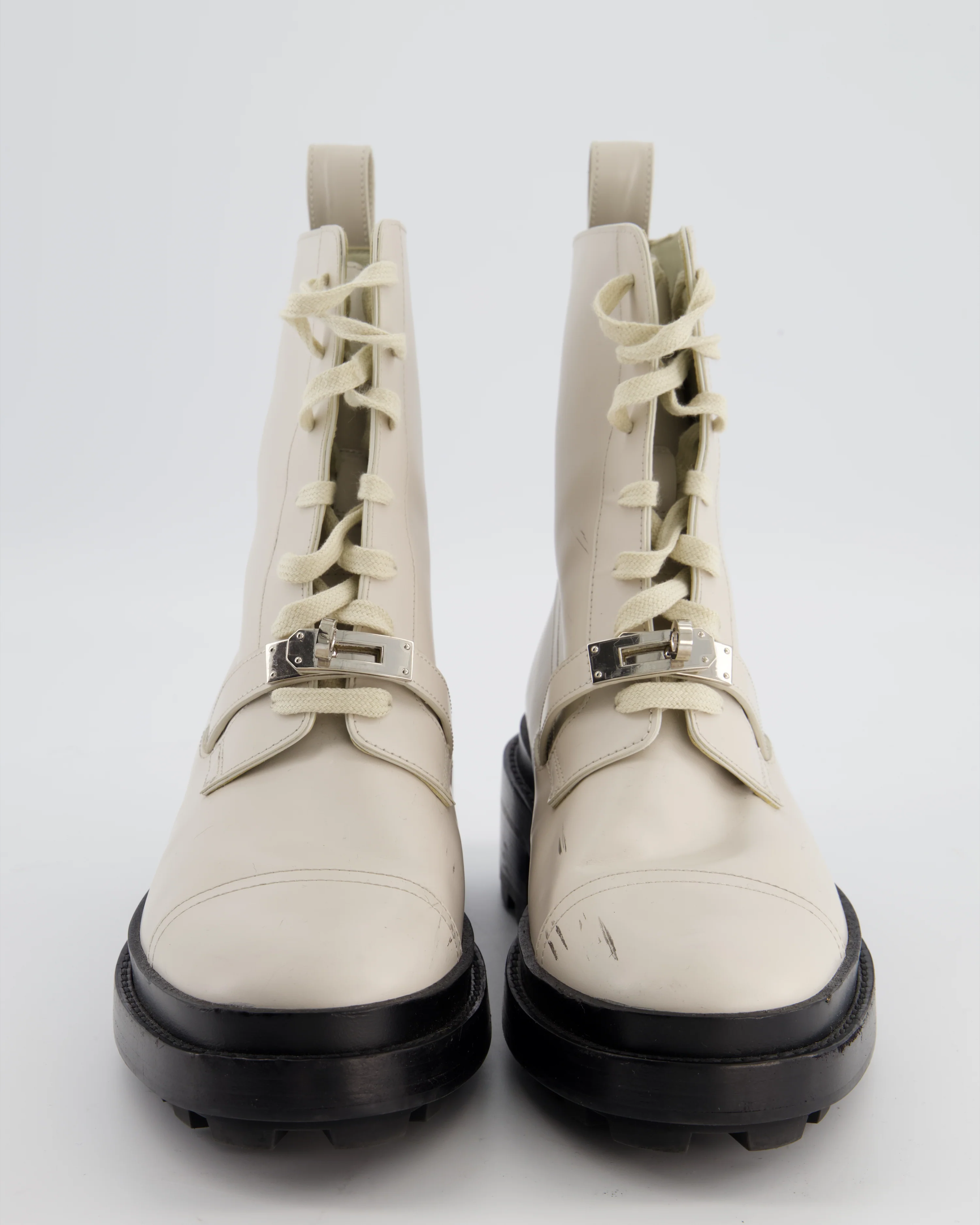 Hermès Cream Funk Ankle Boots with Palladium Kelly Buckle Size EU 39 RRP £1,630 - Image 4