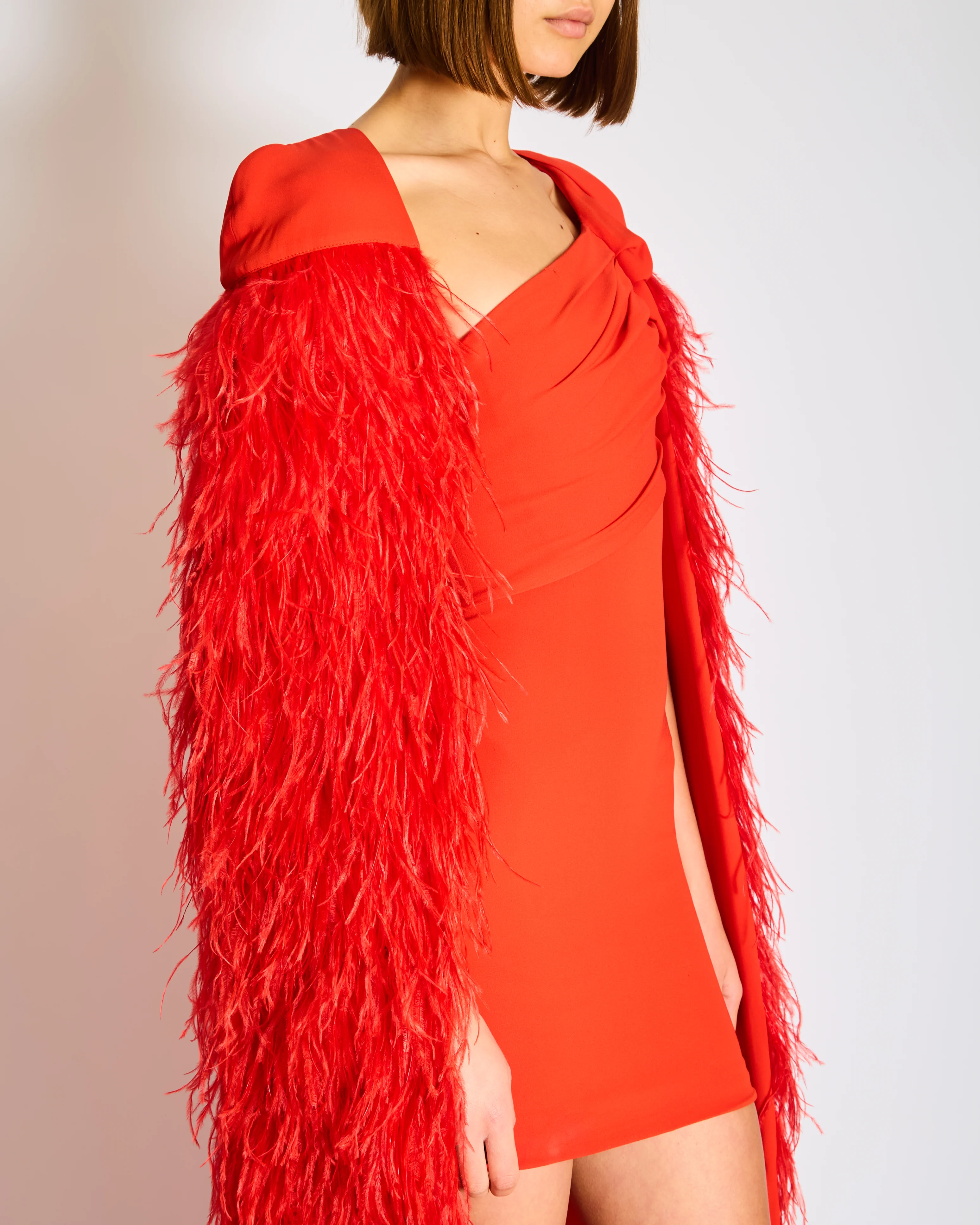 Tom Ford Coral Ostrich Feather Cape Size IT 36 (UK 4) - Image 2