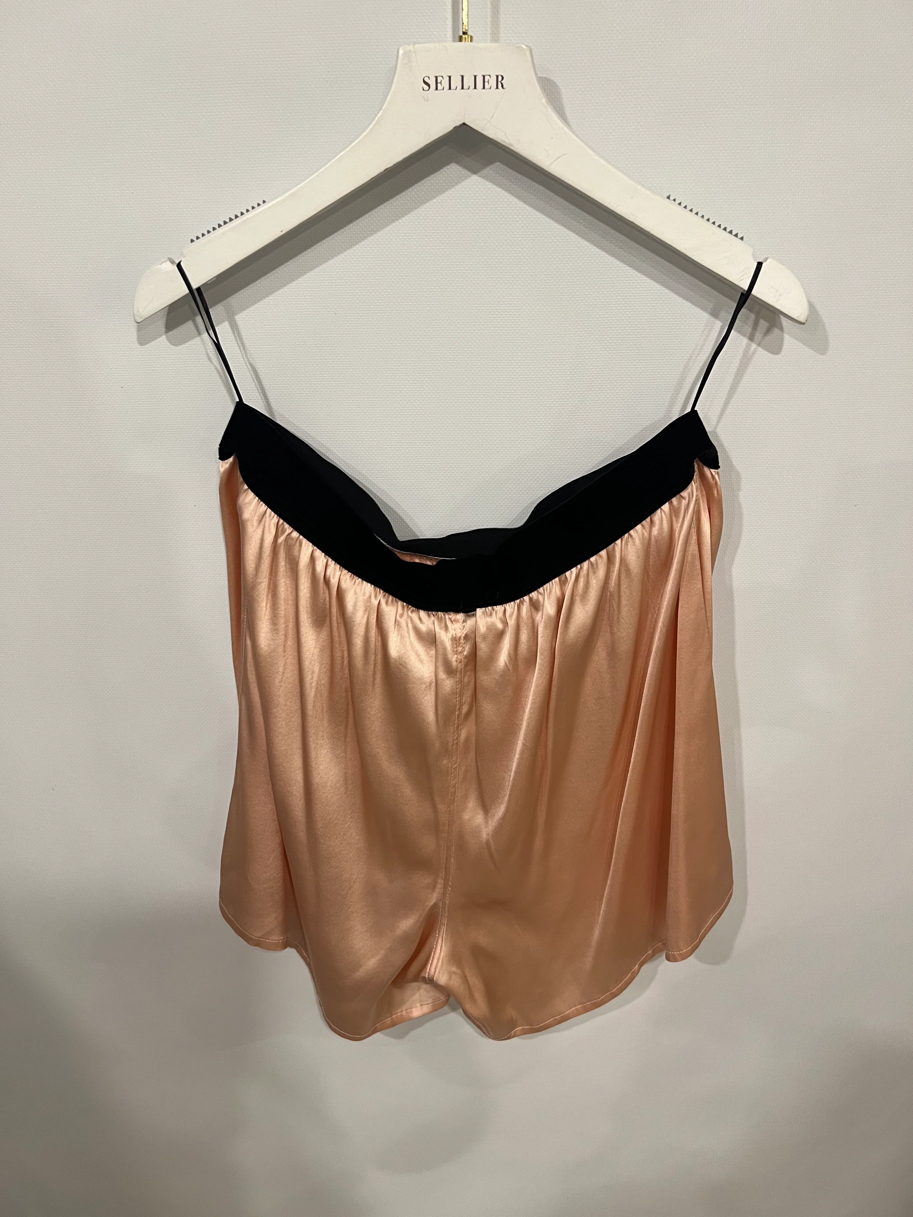 Tom Ford Light Pink Satin Shorts with Black Velours Waistband and Logo Detail Size IT 42 (UK 10) - Image 6