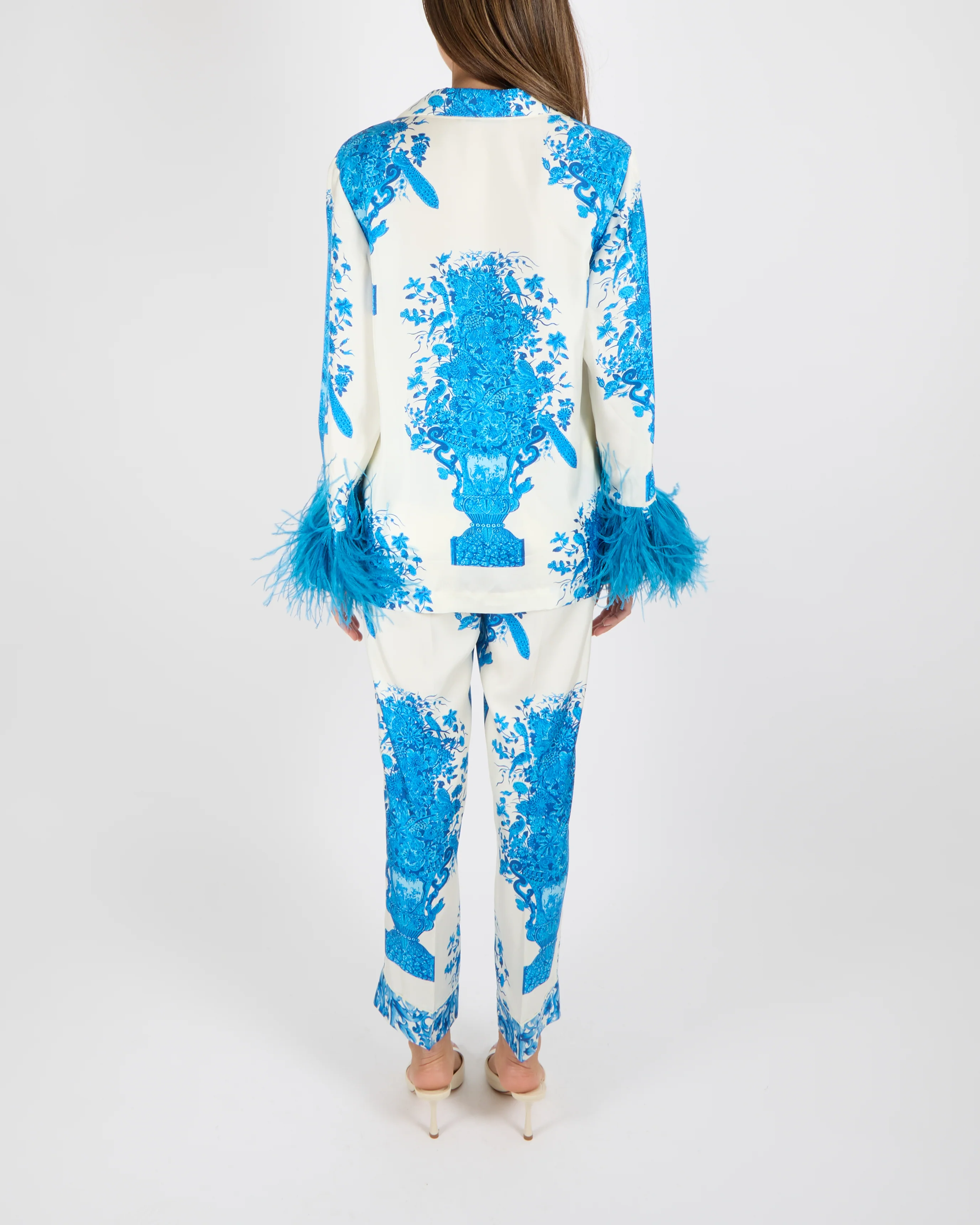 Valentino White and Blue Silk Floral Printed Shirt and Trouser Set with Blue Ostrich Feather Cuffs Size IT 40 (UK 8) RRP £3,200 - Image 3