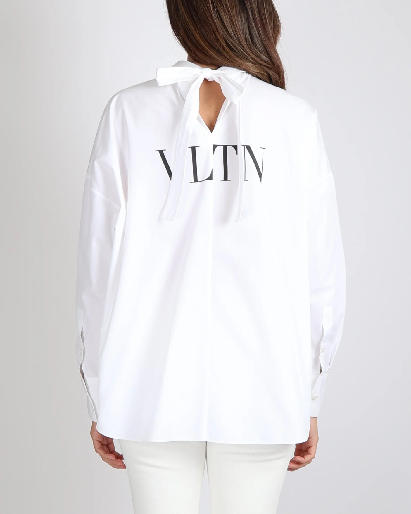 Valentino White Button Down Shirt with Black Back Logo Print and Ribbon Detail Size IT 42 (UK 10) - Image 2
