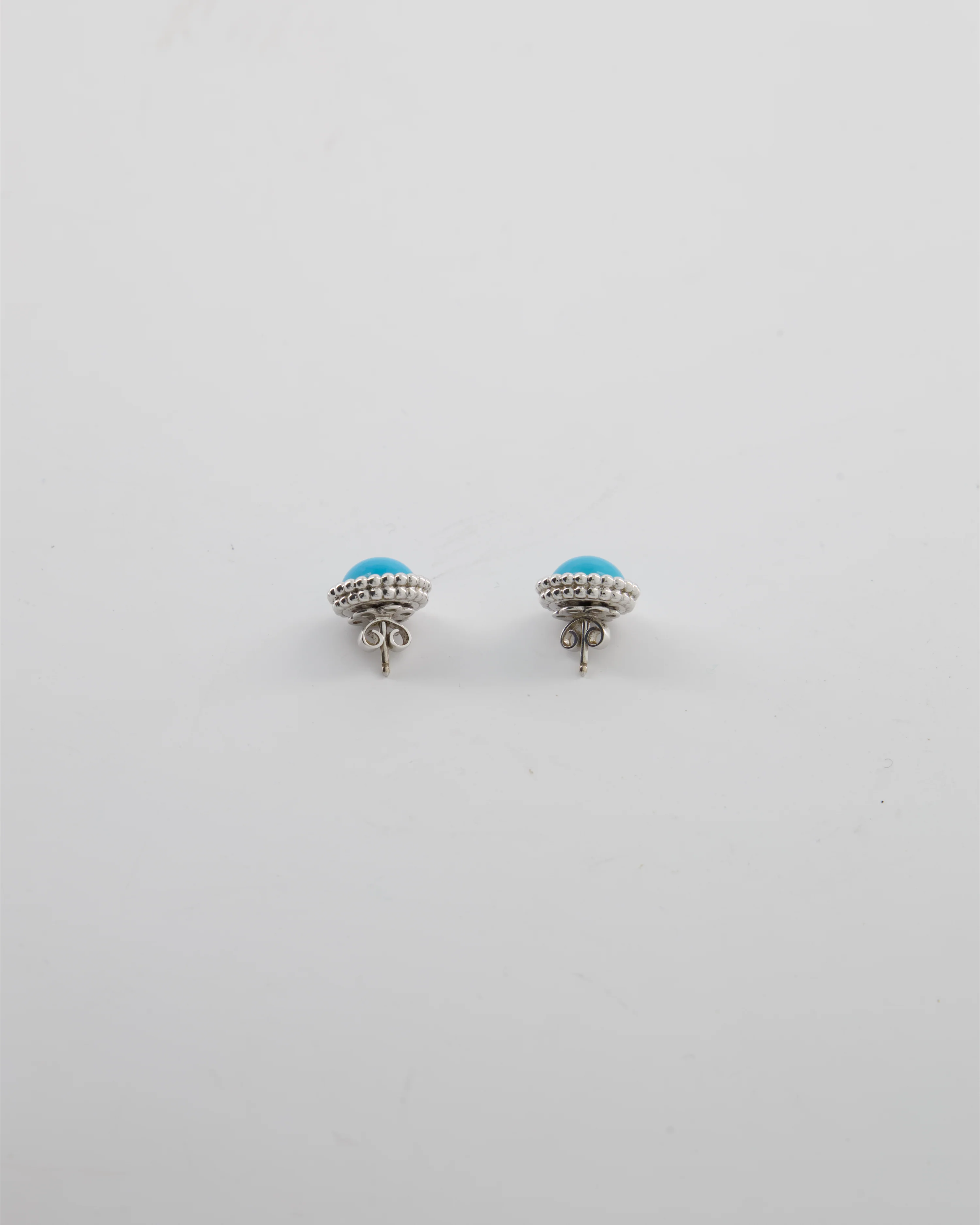Van Cleef & Arpels Perlee Couleurs Earrings in 18K White Gold & Turquoise Cabochon Stones - Image 3