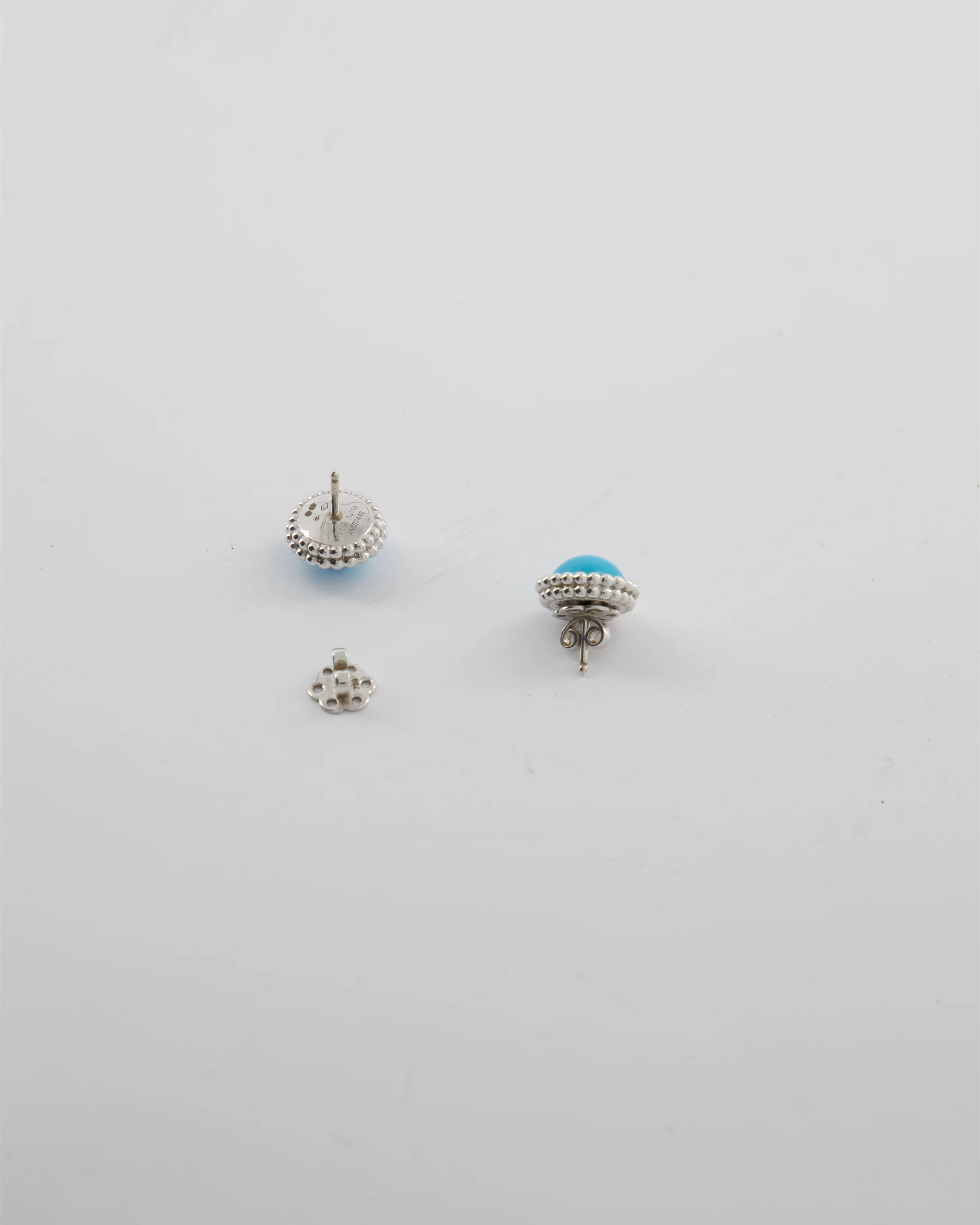 Van Cleef & Arpels Perlee Couleurs Earrings in 18K White Gold & Turquoise Cabochon Stones - Image 4
