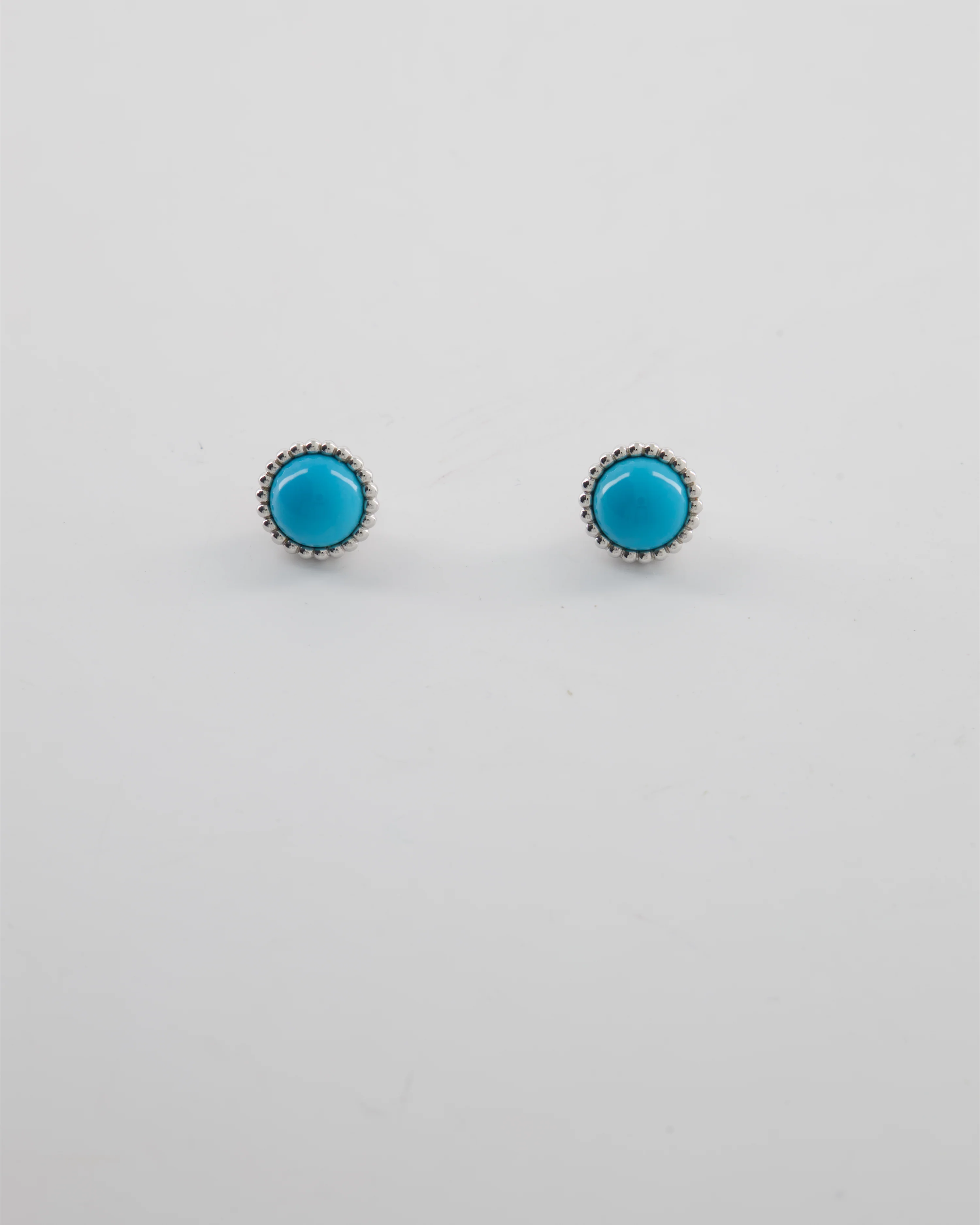 Van Cleef & Arpels Perlee Couleurs Earrings in 18K White Gold & Turquoise Cabochon Stones - Image 6