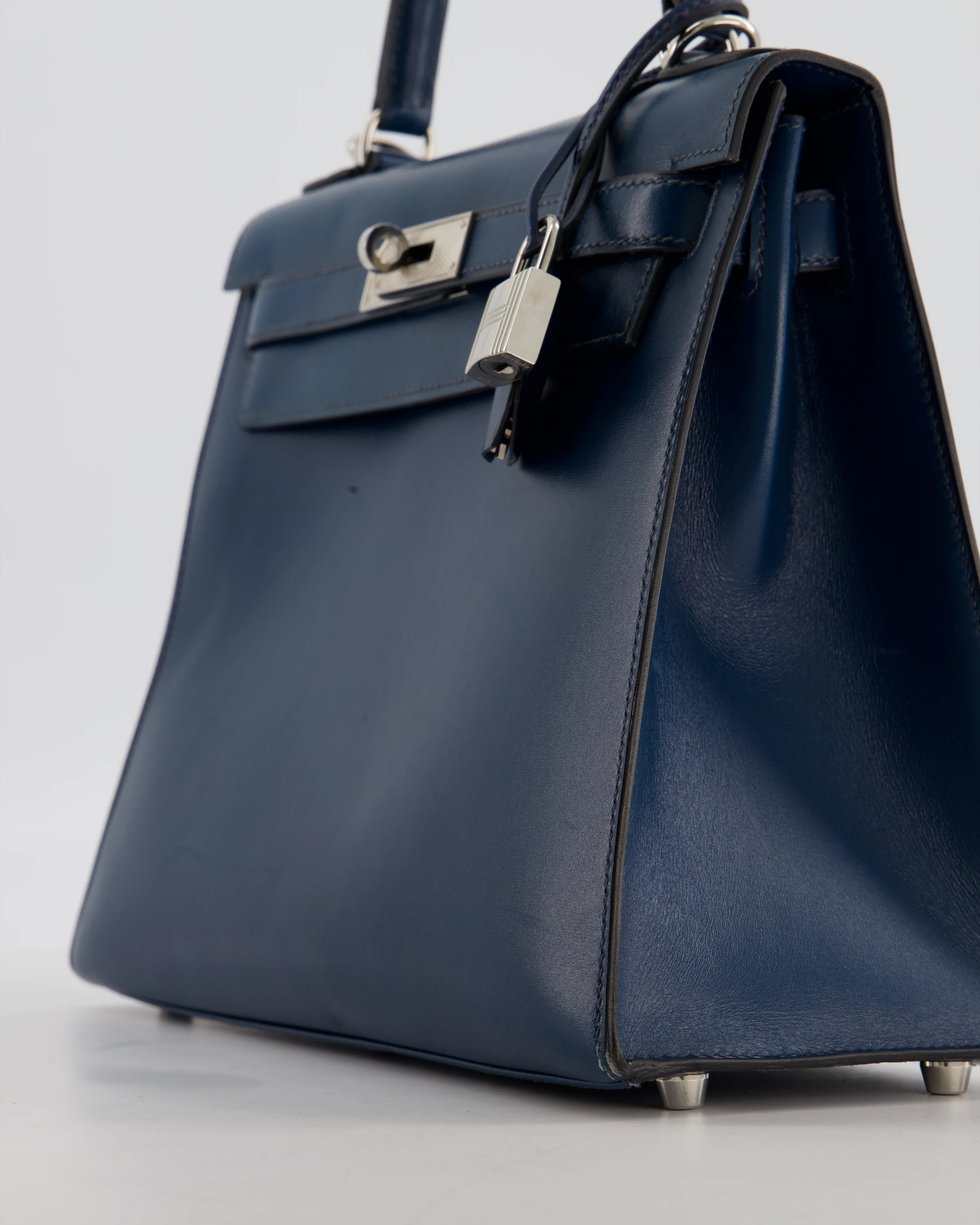 *VERY RARE* Hermès Kelly 28 Sellier Bag in Bleu De Prusse Box Calf Leather with Guilloche Palladium Hardware - Image 13