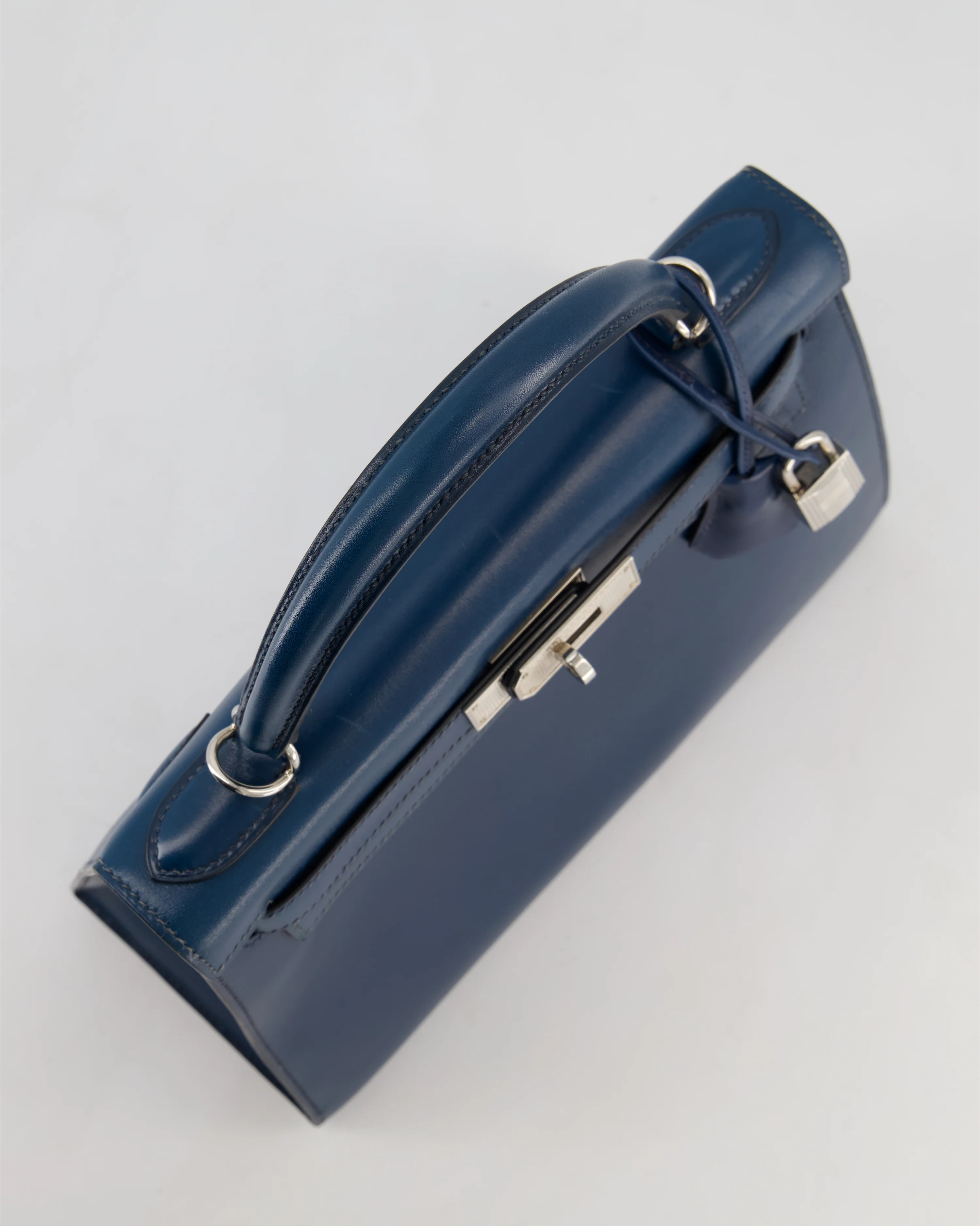 *VERY RARE* Hermès Kelly 28 Sellier Bag in Bleu De Prusse Box Calf Leather with Guilloche Palladium Hardware - Image 17