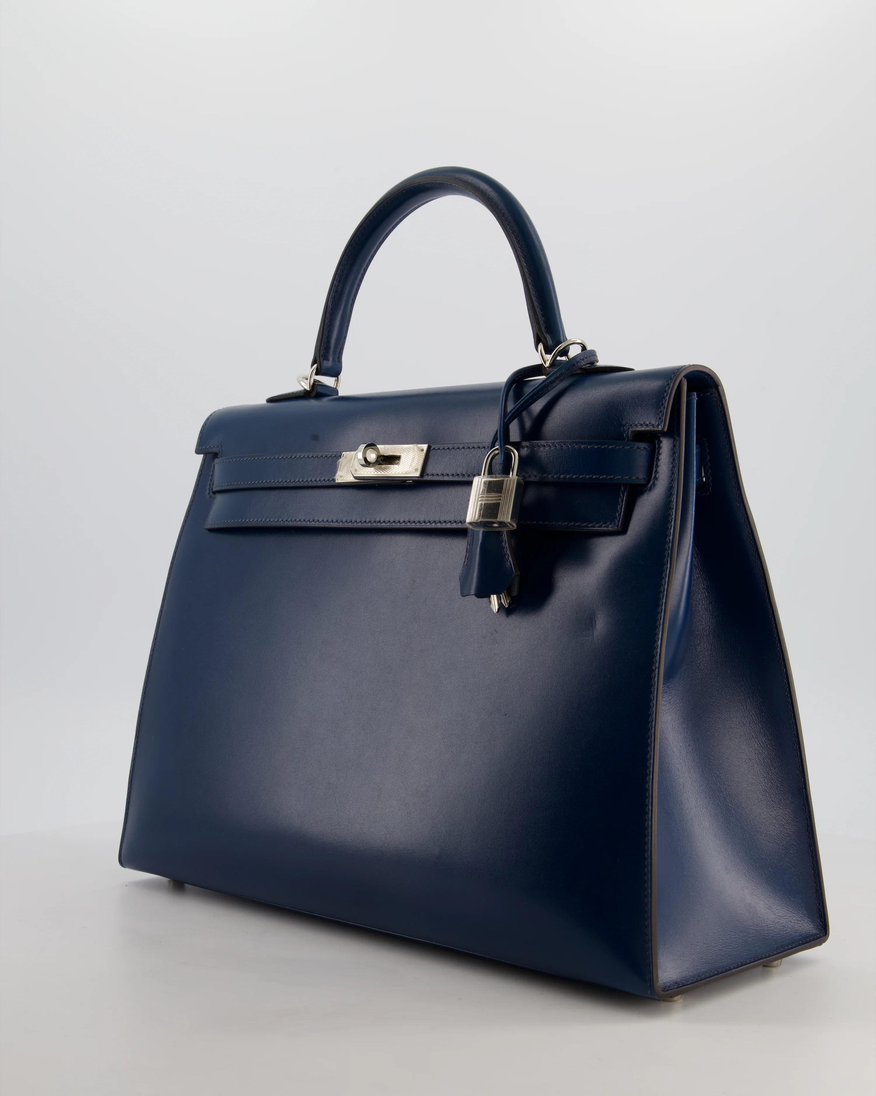 *VERY RARE* Hermès Kelly 35 Sellier Bag in Bleu De Prusse Box Calf Leather with Guilloche Palladium Hardware - Image 10