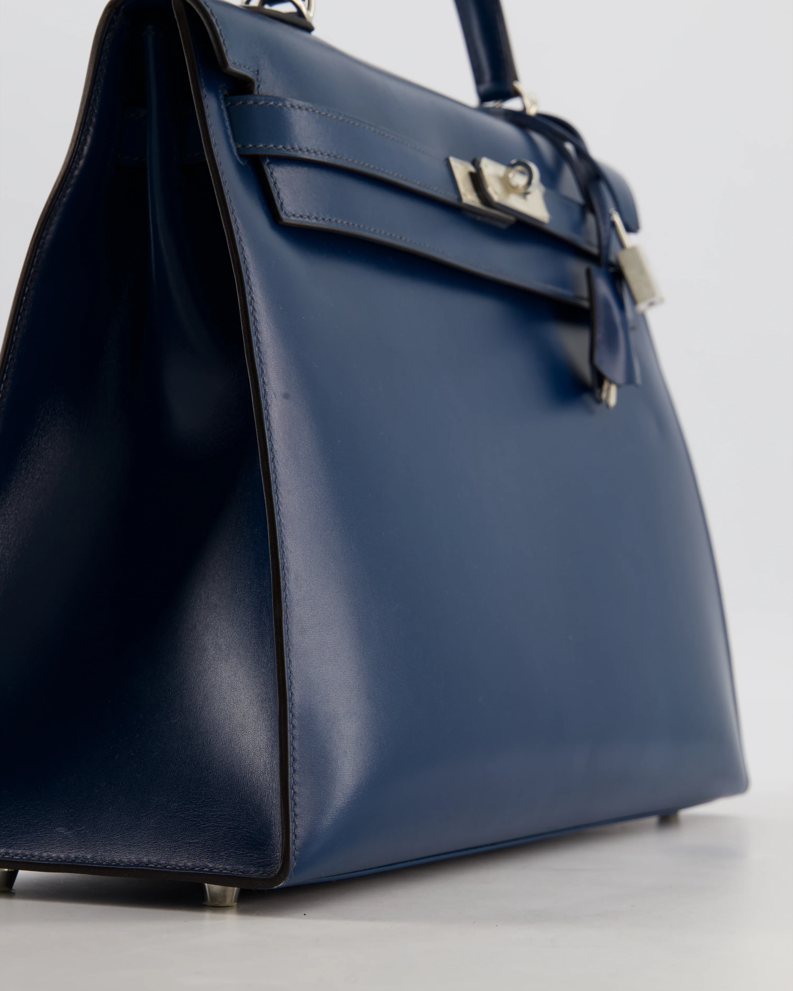 *VERY RARE* Hermès Kelly 35 Sellier Bag in Bleu De Prusse Box Calf Leather with Guilloche Palladium Hardware - Image 11