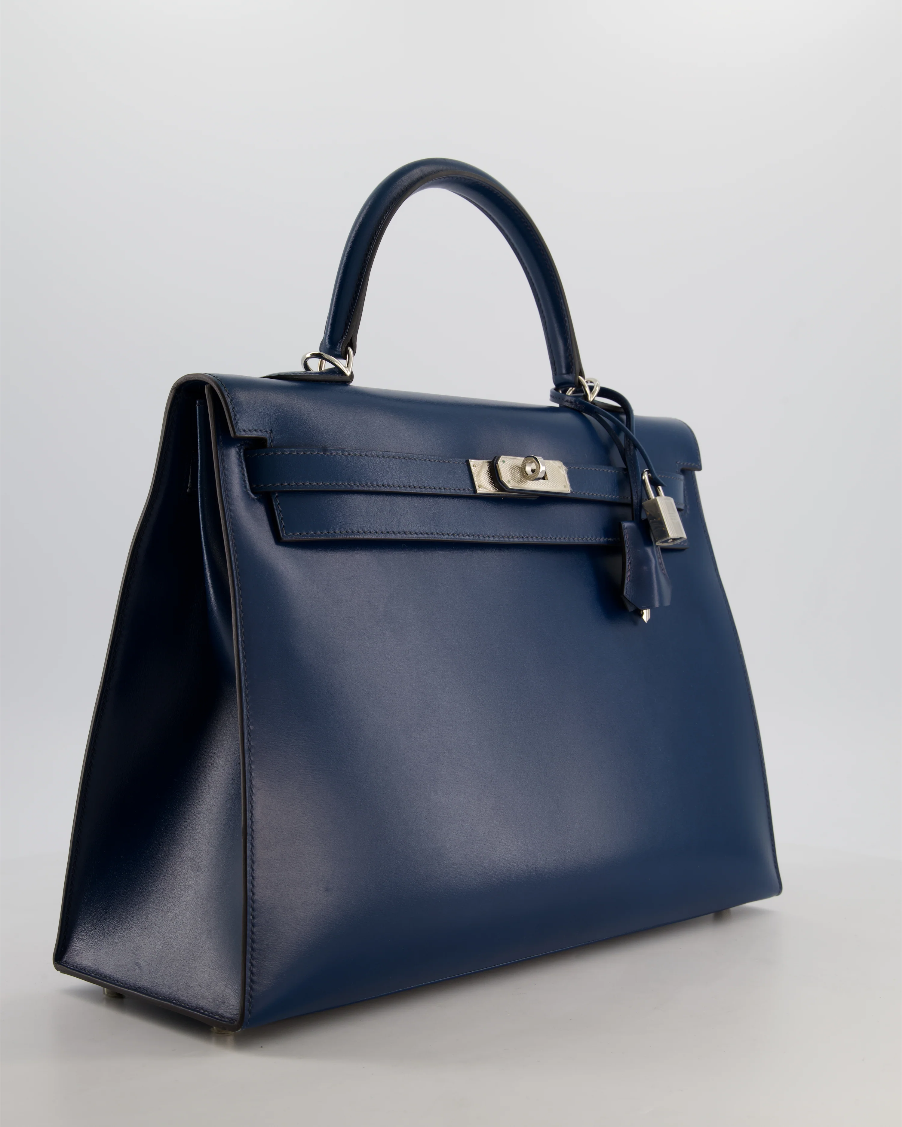 *VERY RARE* Hermès Kelly 35 Sellier Bag in Bleu De Prusse Box Calf Leather with Guilloche Palladium Hardware - Image 4