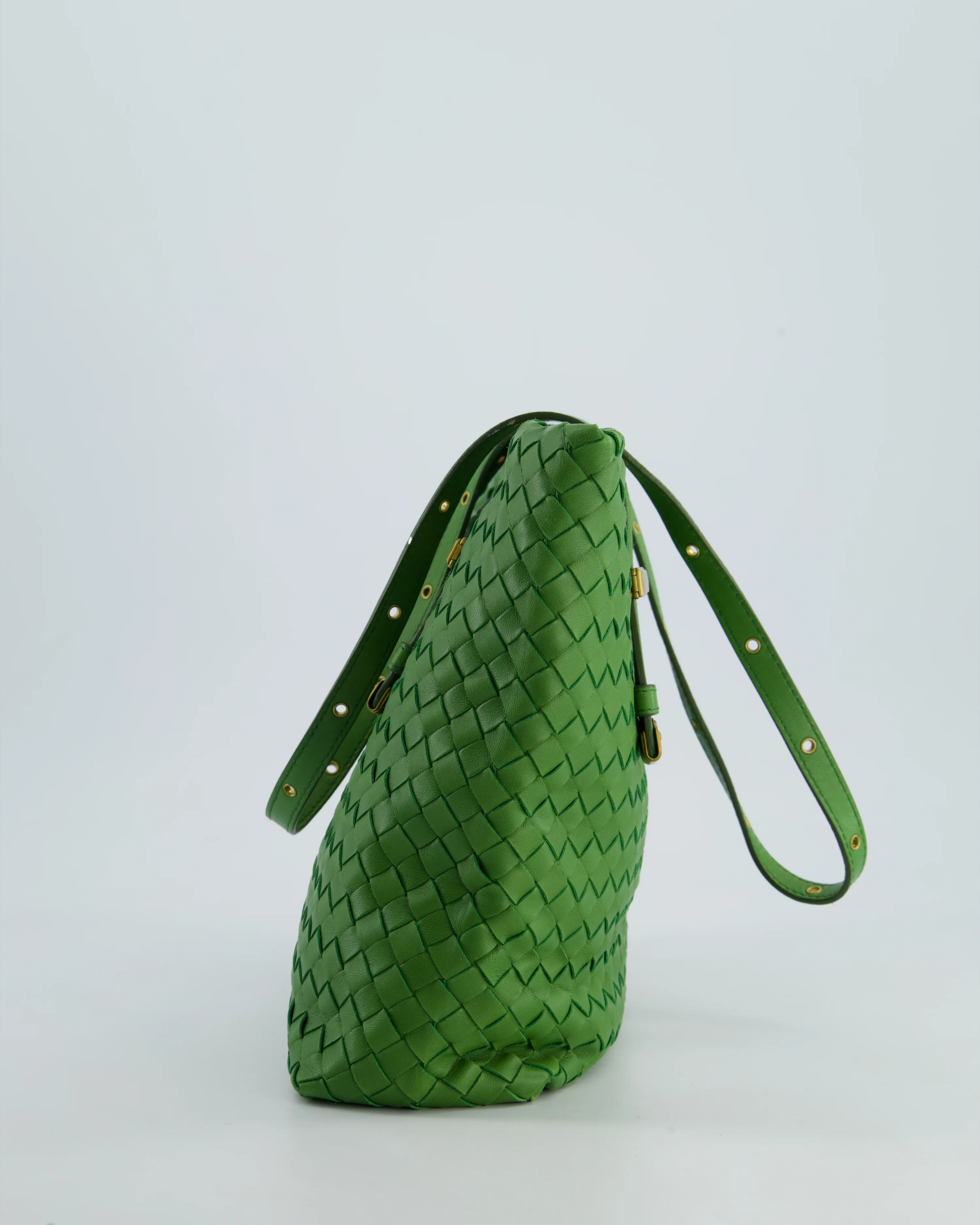 Vintage Bottega Veneta Small Parachute Bag in Green Intrecciato Leather with Gold Hardware - Image 10