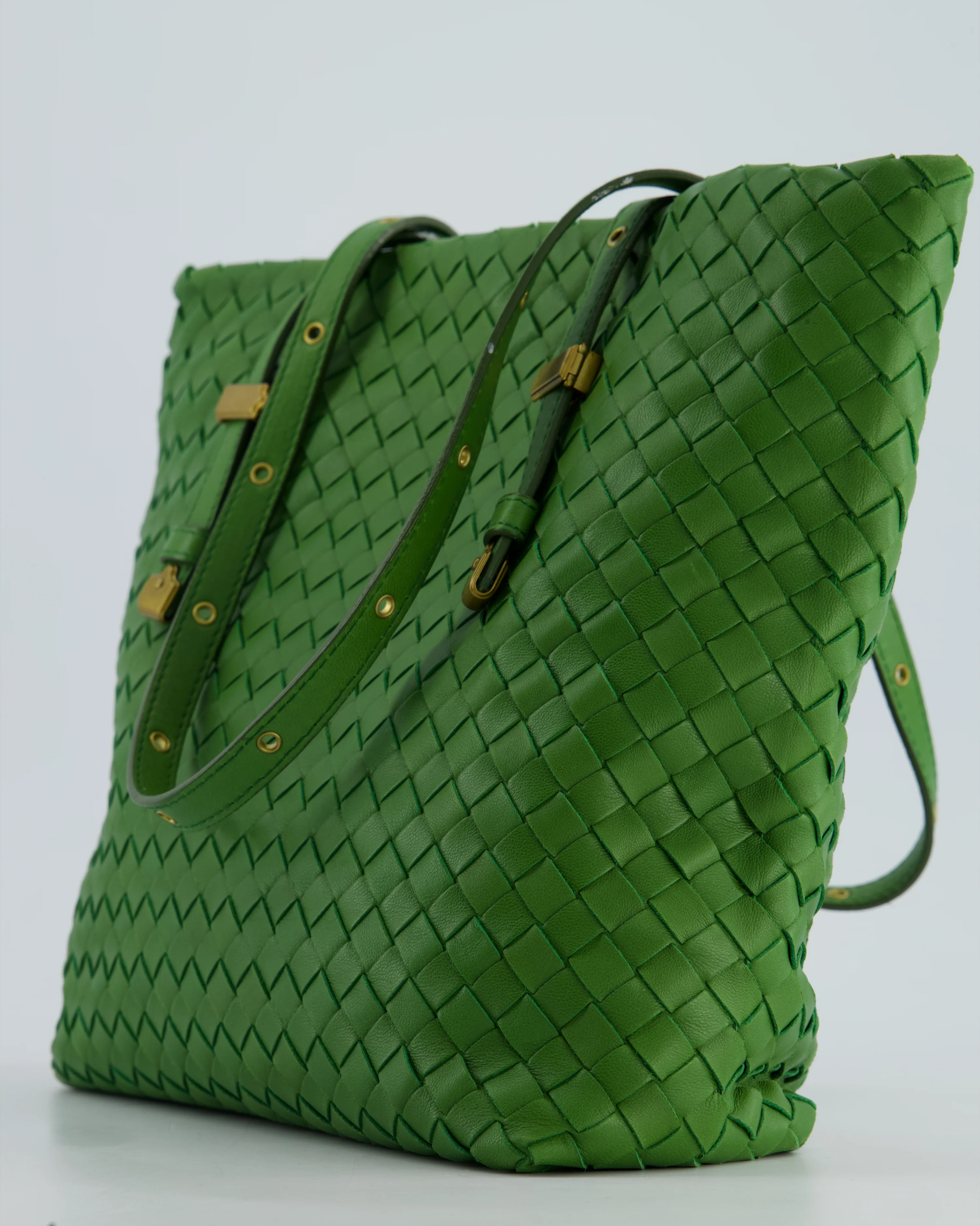 Vintage Bottega Veneta Small Parachute Bag in Green Intrecciato Leather with Gold Hardware - Image 13