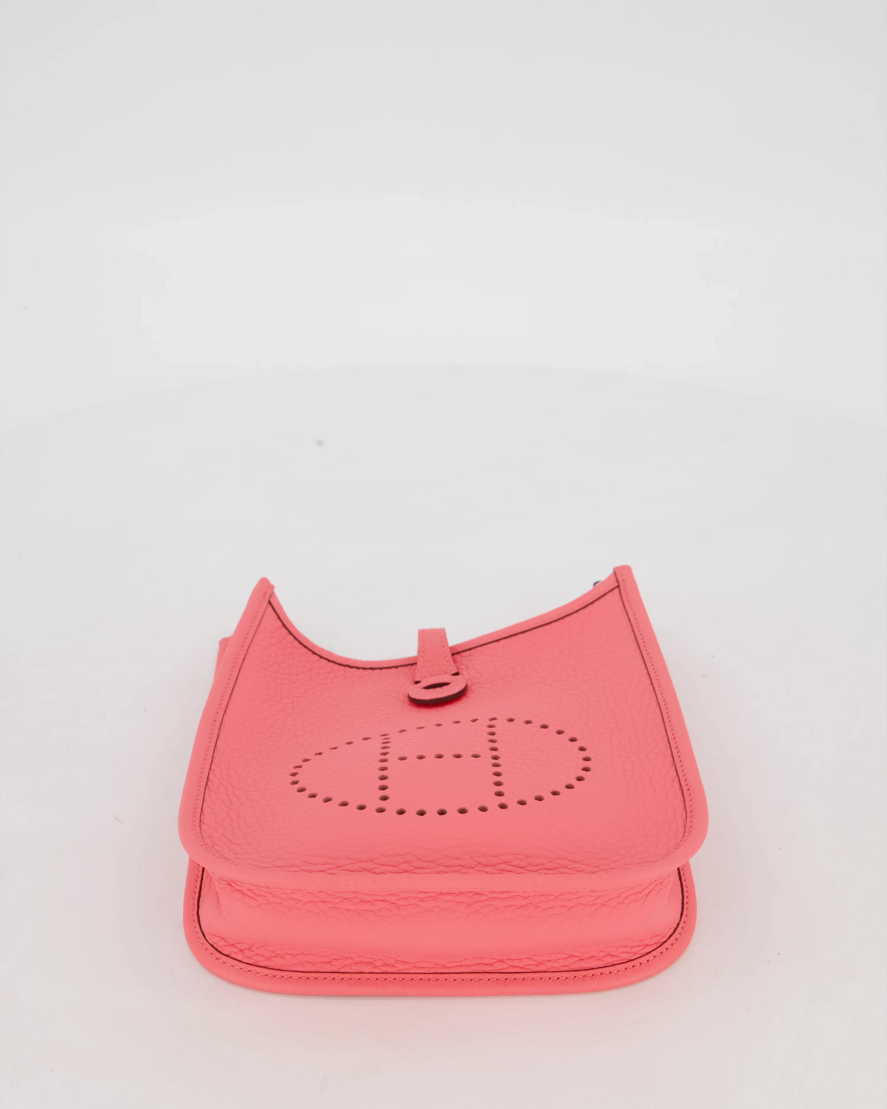 Hermès Mini Evelyne Bag in Rose Mexico Clemence Leather with Palladium Hardware - Image 16